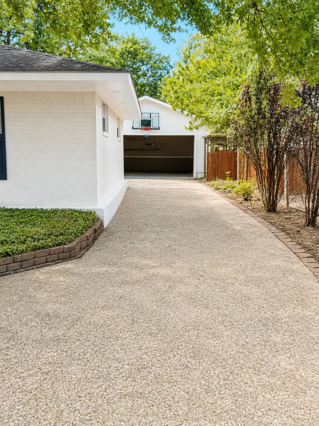 Single Family Residence For Sale in Navarro County , 704 Dobbins Road, Corsicana, Texas 75110, 3 Bedroom, 2 Bathroom, 2 Garage spaces, 2,263 Sqft, built in 1970, mls#21368145, Real Estate Agent in Corsicana, Homes For Sale in Navarro county, Homes For Sale in Corsicana, Realtor in Corsicana Texas, Real Estate Brokerage Independent Realty Texas, Luminita Cordes Realtor