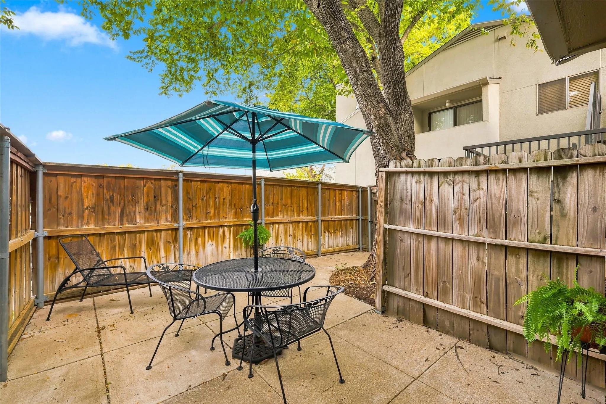 Very large patio to enjoy dining al fresco!
