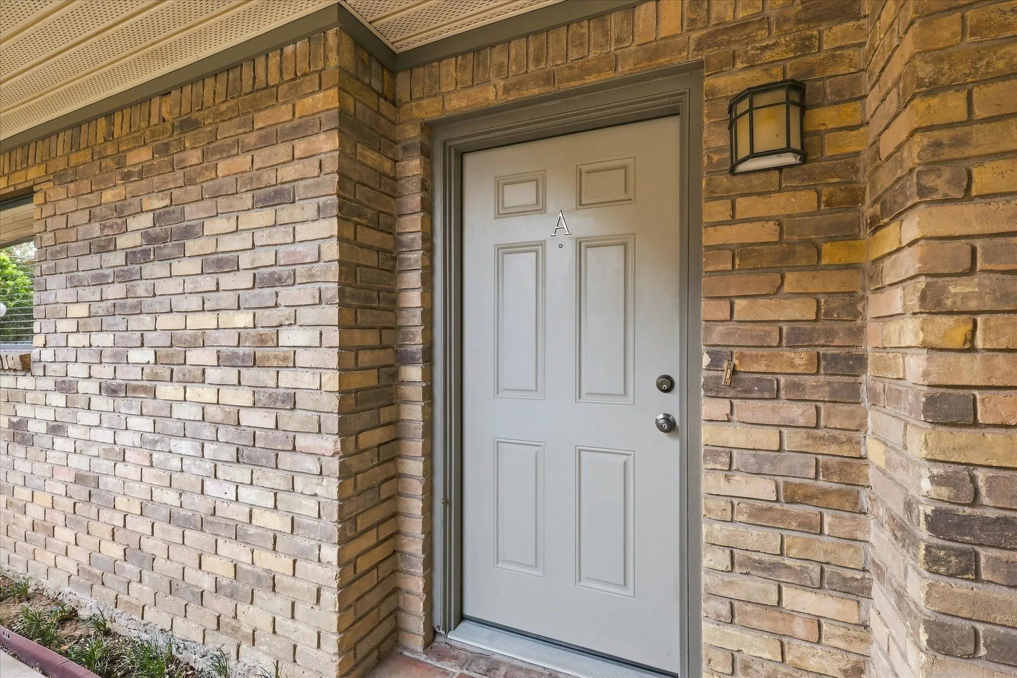 Condominium For Sale in Tarrant County , 4916 Byers Avenue A, Fort Worth, Texas 76107, 2 Bedroom, 2 Bathroom, Garage spaces, 1,026 Sqft, built in 1983, mls#21372339, Real Estate Agent in Fort Worth, Homes For Sale in Tarrant county, Homes For Sale in Fort Worth, Realtor in Fort Worth Texas, Real Estate Brokerage Independent Realty Texas, Luminita Cordes Realtor