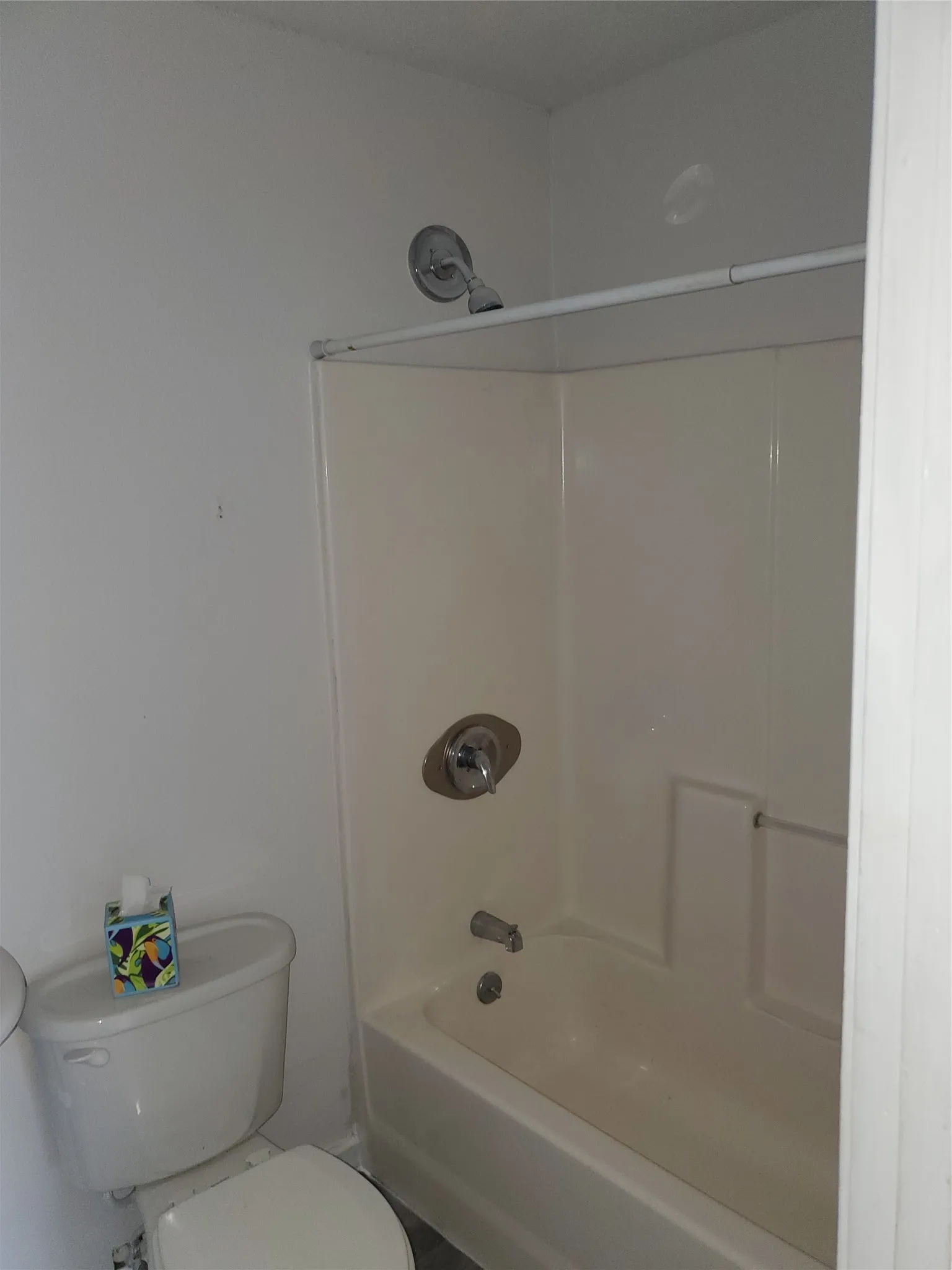 Apartment For Rent in Tarrant County , 6754 Trail Lake Drive B, Fort Worth, Texas 76133, 2 Bedroom, 2 Bathroom, Garage spaces, 1,064 Sqft, built in 1971, mls#21373206, Real Estate Agent in Fort Worth, Homes For Rent in Tarrant county, Homes For Rent in Fort Worth, Realtor in Fort Worth Texas, Real Estate Brokerage Independent Realty Texas, Luminita Cordes Realtor