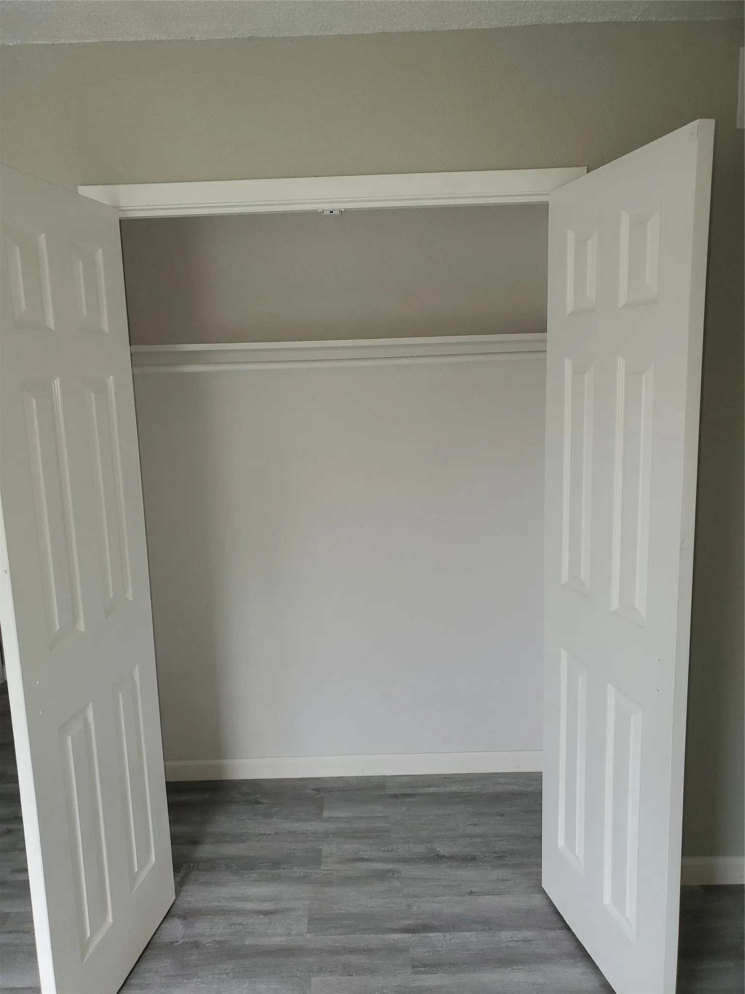 Apartment For Rent in Tarrant County , 6754 Trail Lake Drive B, Fort Worth, Texas 76133, 2 Bedroom, 2 Bathroom, Garage spaces, 1,064 Sqft, built in 1971, mls#21373206, Real Estate Agent in Fort Worth, Homes For Rent in Tarrant county, Homes For Rent in Fort Worth, Realtor in Fort Worth Texas, Real Estate Brokerage Independent Realty Texas, Luminita Cordes Realtor
