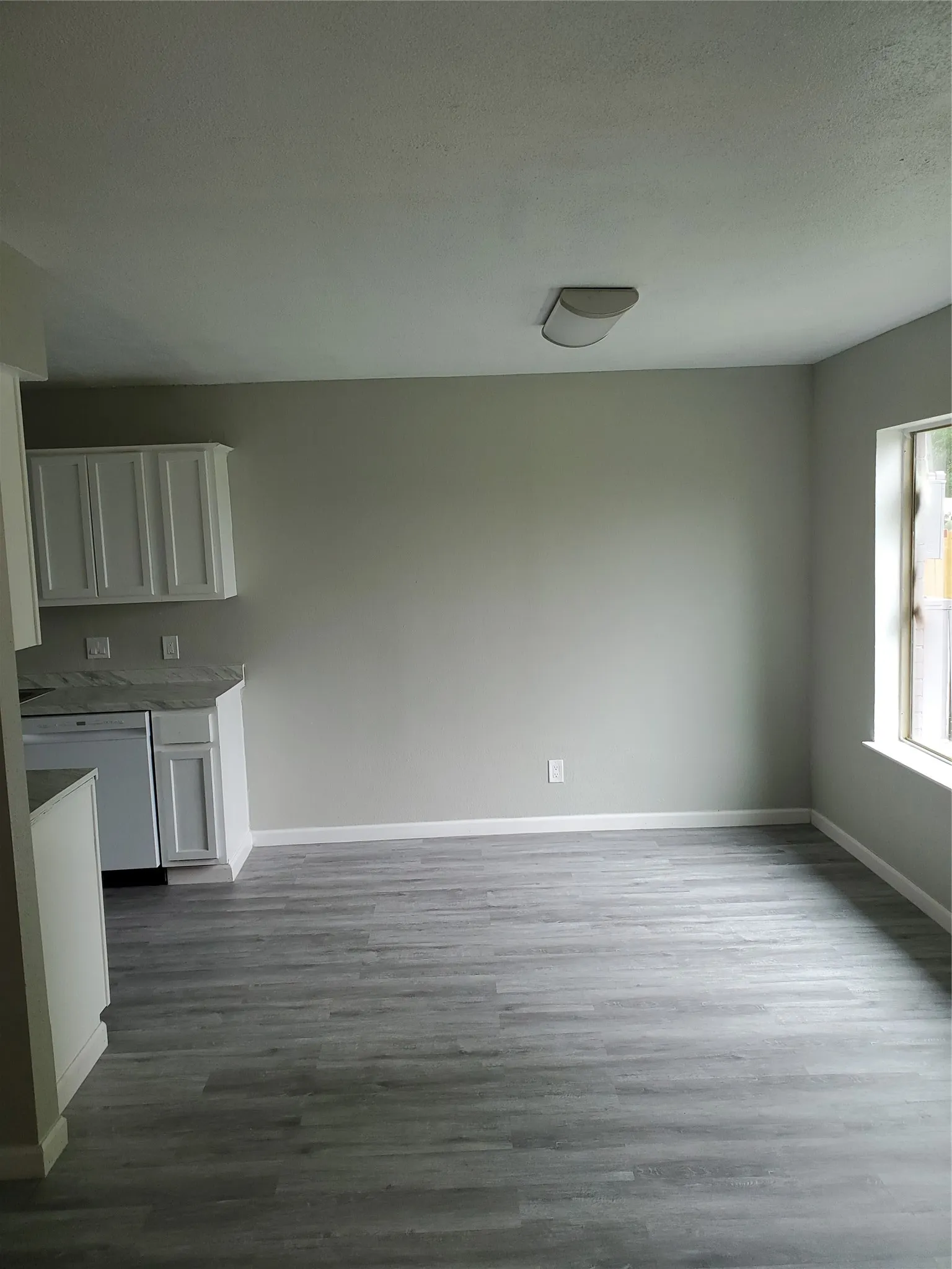 Apartment For Rent in Tarrant County , 6754 Trail Lake Drive B, Fort Worth, Texas 76133, 2 Bedroom, 2 Bathroom, Garage spaces, 1,064 Sqft, built in 1971, mls#21373206, Real Estate Agent in Fort Worth, Homes For Rent in Tarrant county, Homes For Rent in Fort Worth, Realtor in Fort Worth Texas, Real Estate Brokerage Independent Realty Texas, Luminita Cordes Realtor