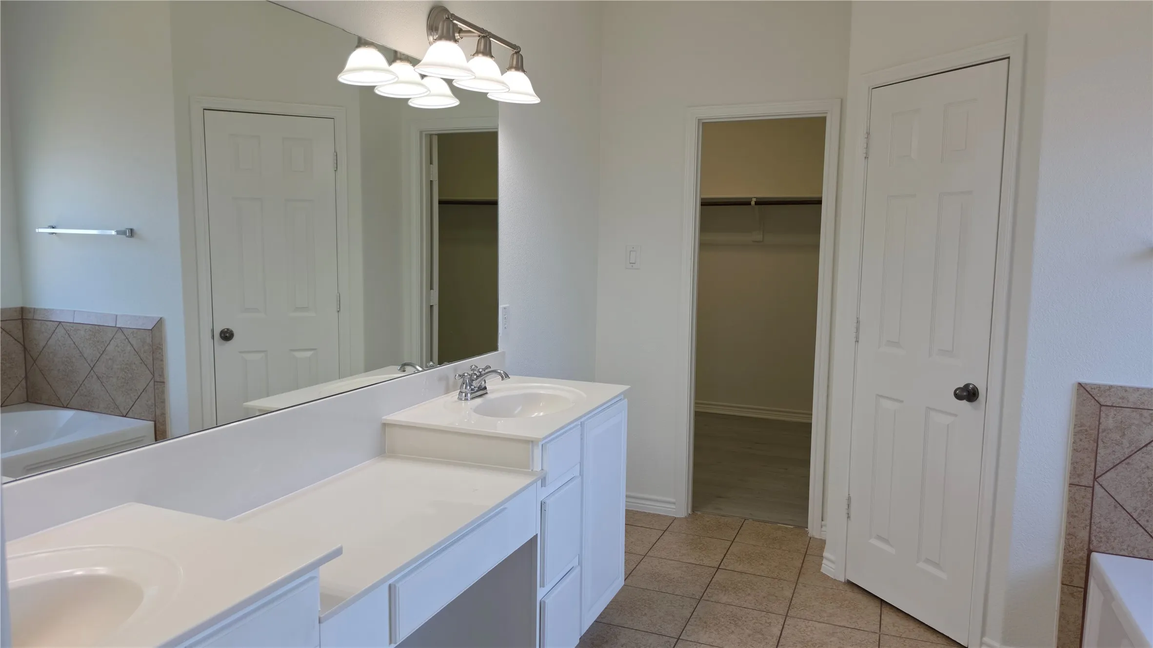 Single Family Residence For Sale in Tarrant County , 606 Port Royale Way, Euless, Texas 76039, 4 Bedroom, 3 Bathroom, 2 Garage spaces, 3,441 Sqft, built in 2007, mls#21373178, Real Estate Agent in Euless, Homes For Sale in Tarrant county, Homes For Sale in Euless, Realtor in Euless Texas, Real Estate Brokerage Independent Realty Texas, Luminita Cordes Realtor