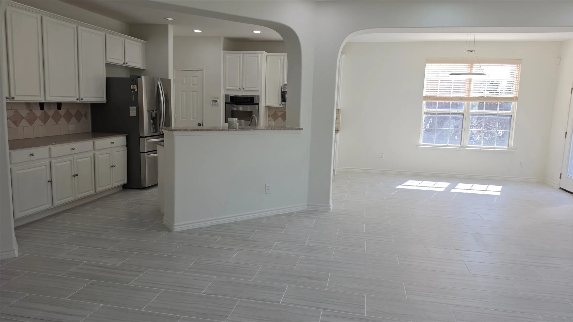 Single Family Residence For Sale in Tarrant County , 606 Port Royale Way, Euless, Texas 76039, 4 Bedroom, 3 Bathroom, 2 Garage spaces, 3,441 Sqft, built in 2007, mls#21373178, Real Estate Agent in Euless, Homes For Sale in Tarrant county, Homes For Sale in Euless, Realtor in Euless Texas, Real Estate Brokerage Independent Realty Texas, Luminita Cordes Realtor