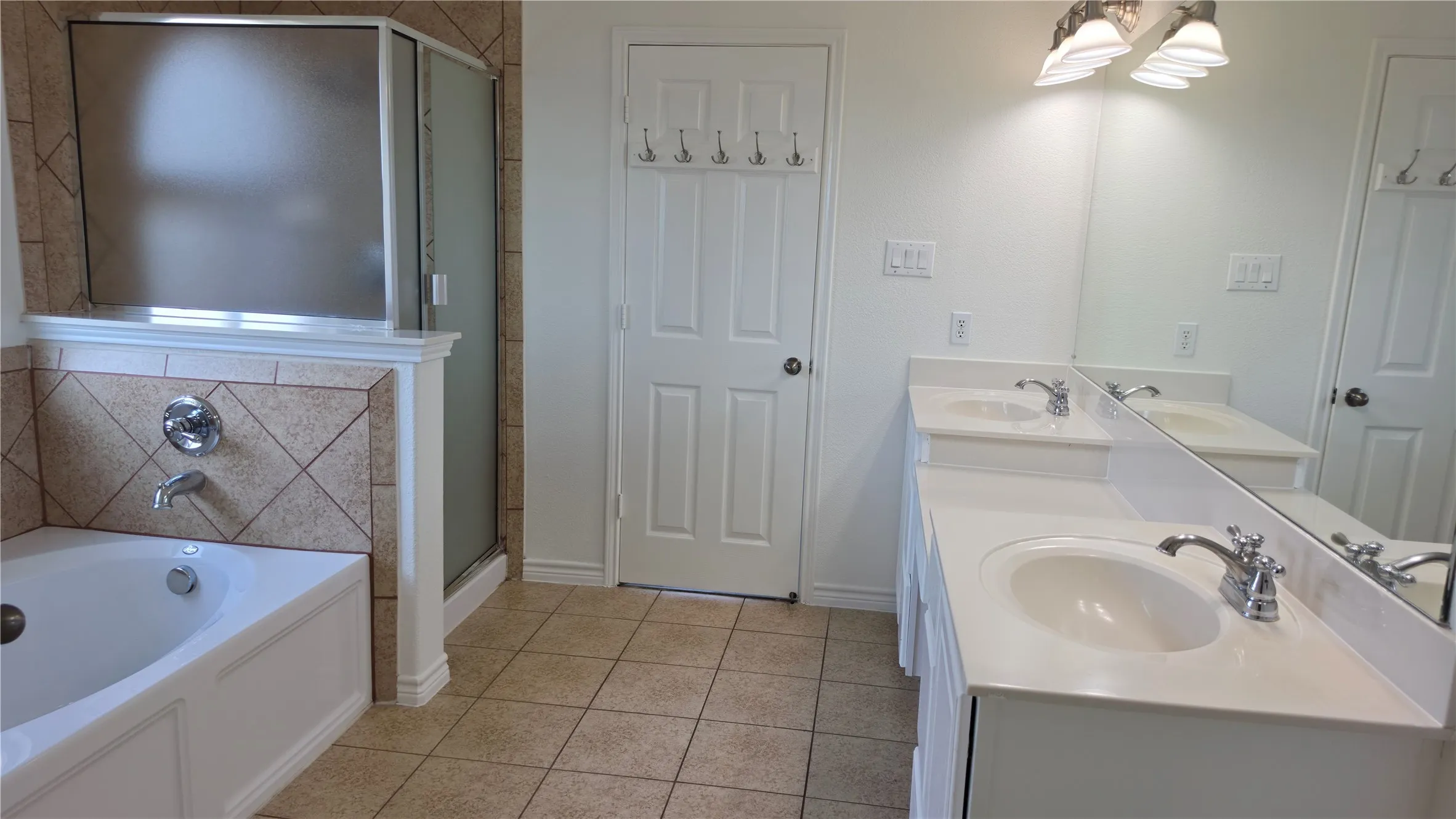 Single Family Residence For Sale in Tarrant County , 606 Port Royale Way, Euless, Texas 76039, 4 Bedroom, 3 Bathroom, 2 Garage spaces, 3,441 Sqft, built in 2007, mls#21373178, Real Estate Agent in Euless, Homes For Sale in Tarrant county, Homes For Sale in Euless, Realtor in Euless Texas, Real Estate Brokerage Independent Realty Texas, Luminita Cordes Realtor