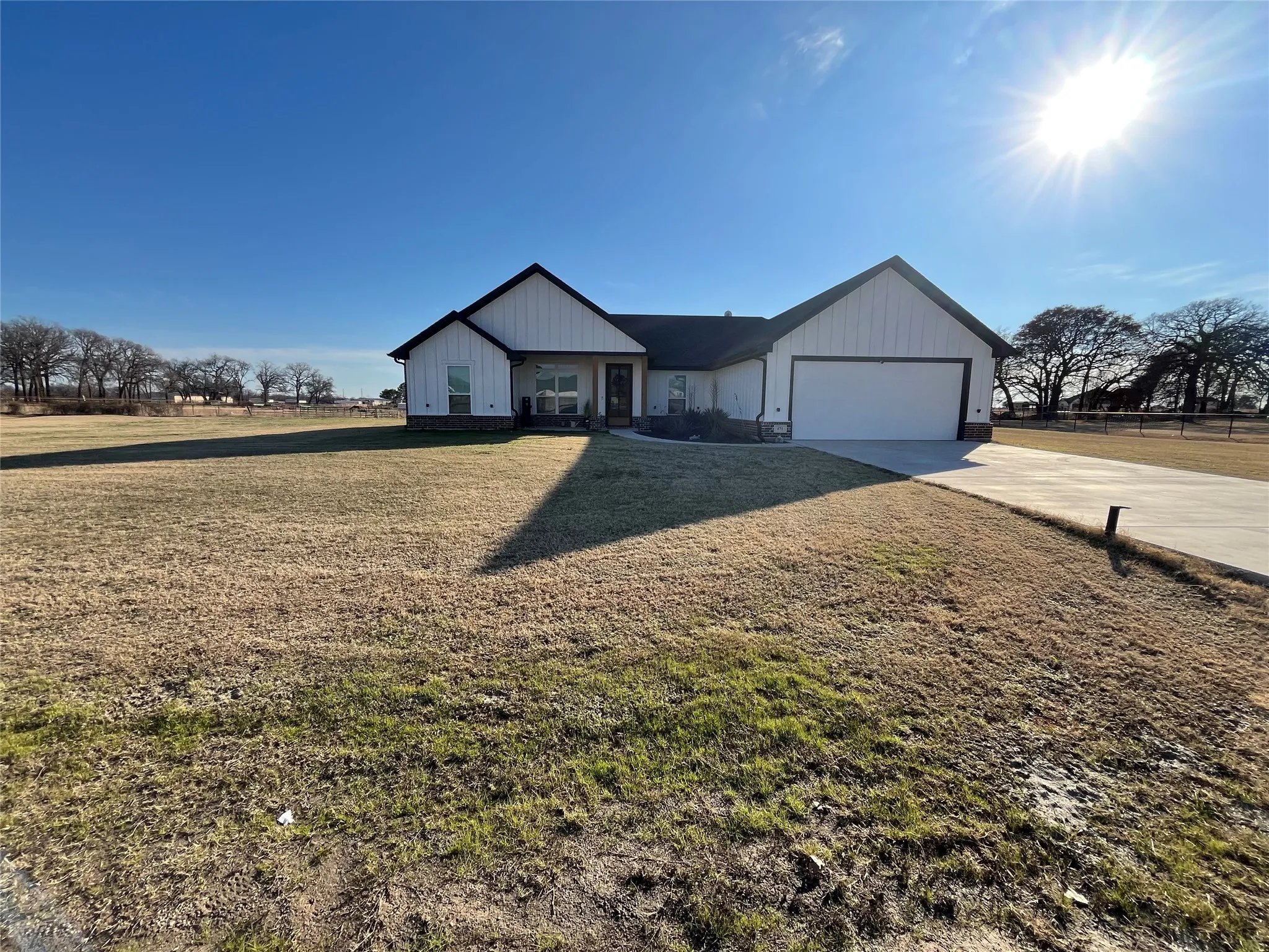 Single Family Residence For Rent in Parker County , 171 Cool Meadows Court, Millsap, Texas 76066, 3 Bedroom, 2 Bathroom, 2 Garage spaces, 1,668 Sqft, built in 2021, mls#21373242, Real Estate Agent in Millsap, Homes For Rent in Parker county, Homes For Rent in Millsap, Realtor in Millsap Texas, Real Estate Brokerage Independent Realty Texas, Luminita Cordes Realtor