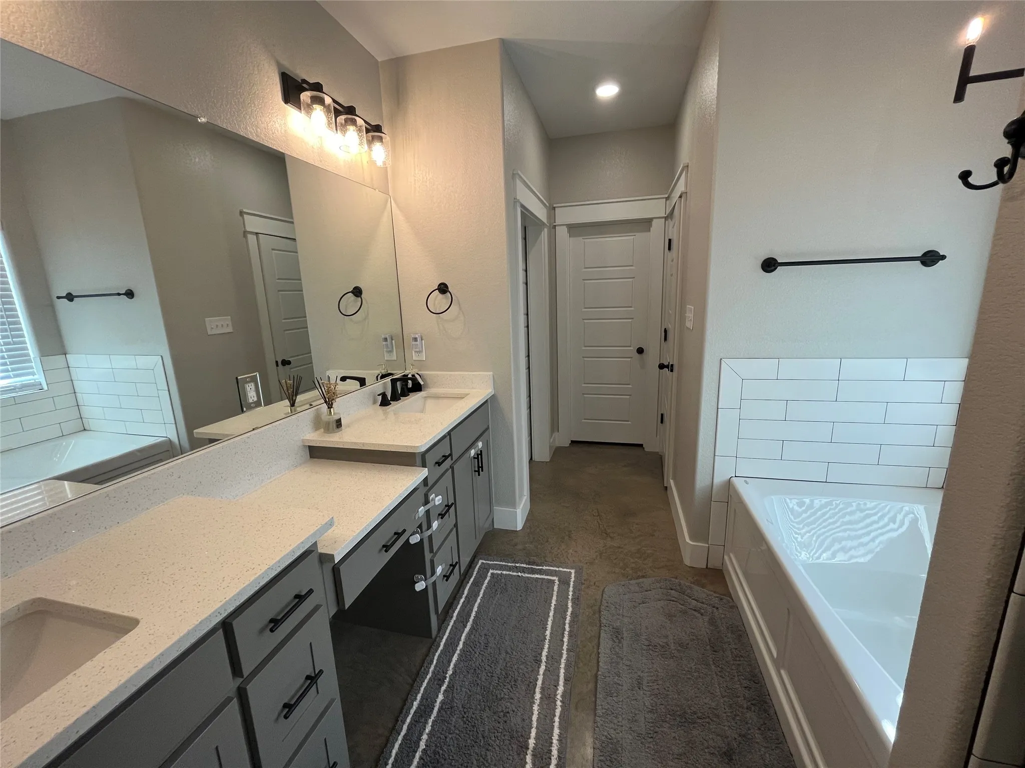 Single Family Residence For Rent in Parker County , 171 Cool Meadows Court, Millsap, Texas 76066, 3 Bedroom, 2 Bathroom, 2 Garage spaces, 1,668 Sqft, built in 2021, mls#21373242, Real Estate Agent in Millsap, Homes For Rent in Parker county, Homes For Rent in Millsap, Realtor in Millsap Texas, Real Estate Brokerage Independent Realty Texas, Luminita Cordes Realtor