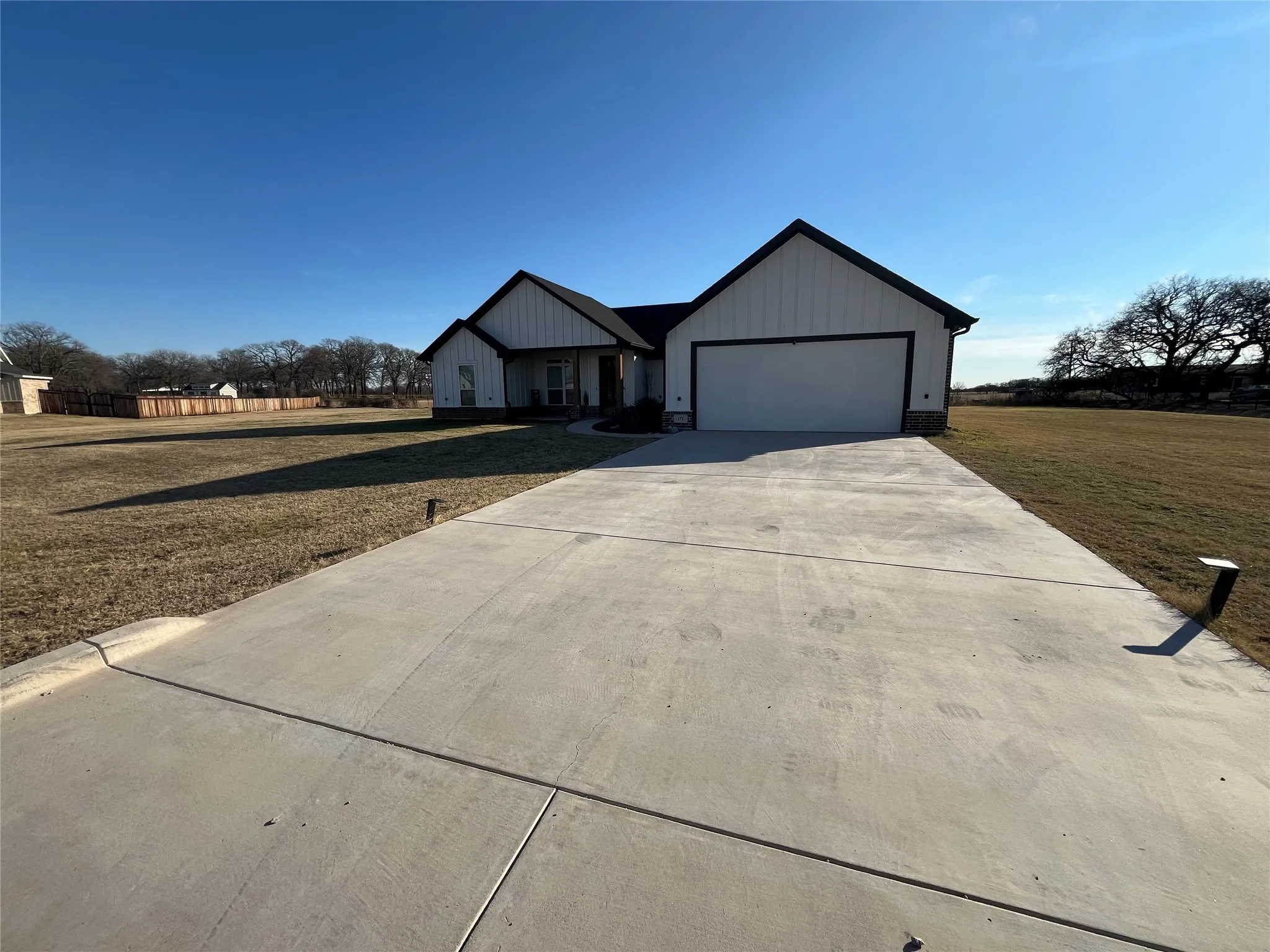 Single Family Residence For Rent in Parker County , 171 Cool Meadows Court, Millsap, Texas 76066, 3 Bedroom, 2 Bathroom, 2 Garage spaces, 1,668 Sqft, built in 2021, mls#21373242, Real Estate Agent in Millsap, Homes For Rent in Parker county, Homes For Rent in Millsap, Realtor in Millsap Texas, Real Estate Brokerage Independent Realty Texas, Luminita Cordes Realtor