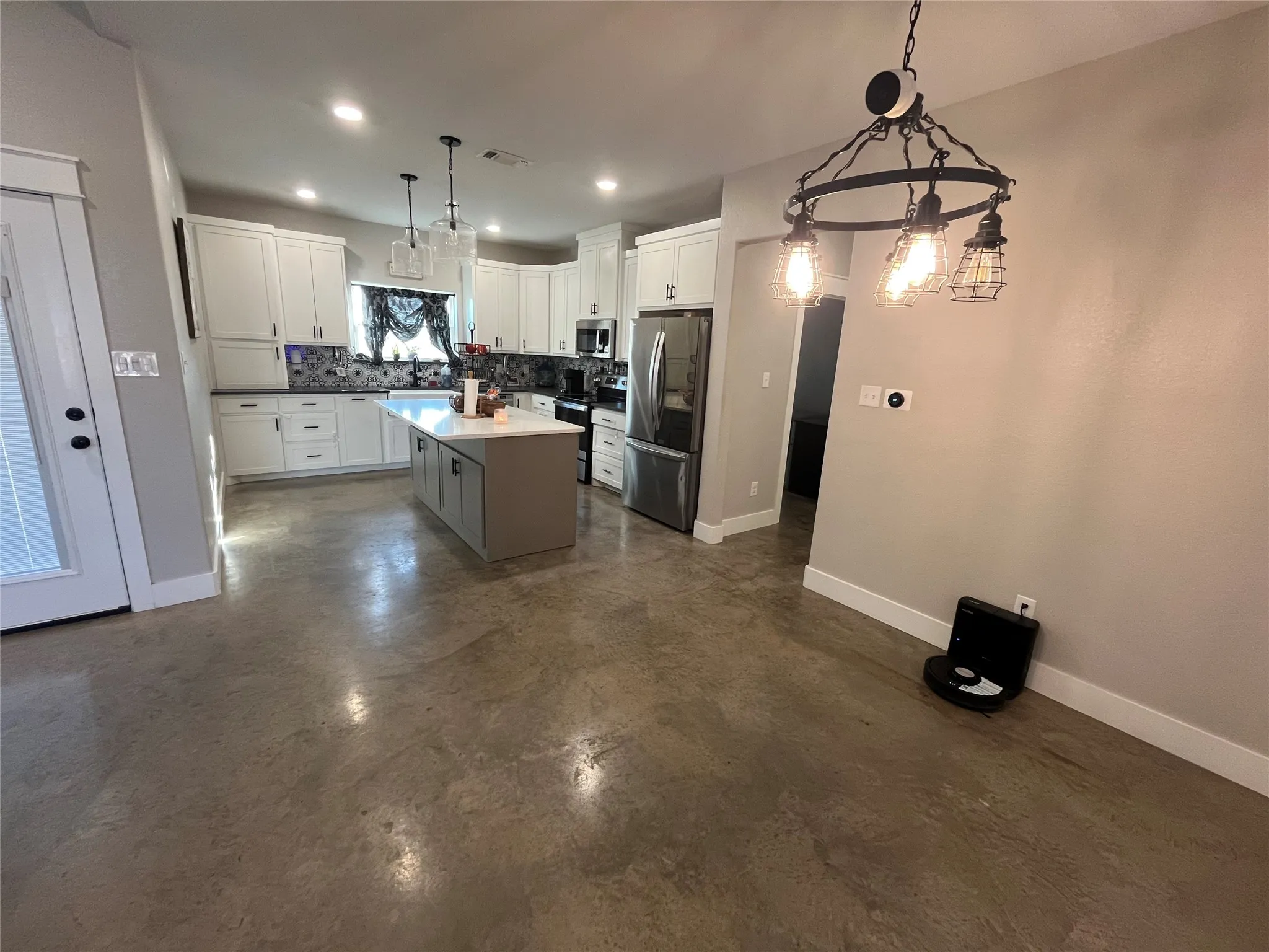 Single Family Residence For Rent in Parker County , 171 Cool Meadows Court, Millsap, Texas 76066, 3 Bedroom, 2 Bathroom, 2 Garage spaces, 1,668 Sqft, built in 2021, mls#21373242, Real Estate Agent in Millsap, Homes For Rent in Parker county, Homes For Rent in Millsap, Realtor in Millsap Texas, Real Estate Brokerage Independent Realty Texas, Luminita Cordes Realtor
