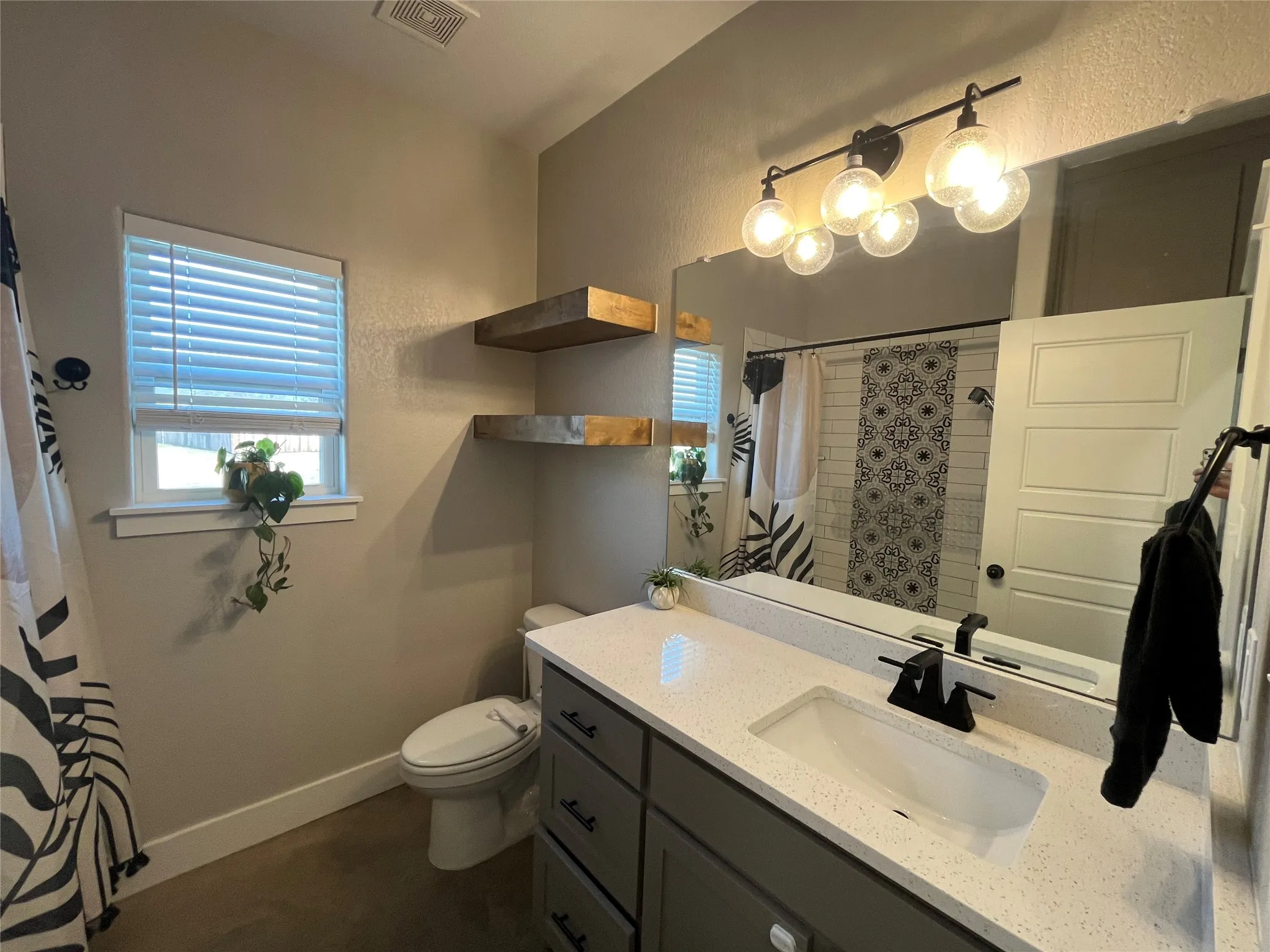 Single Family Residence For Rent in Parker County , 171 Cool Meadows Court, Millsap, Texas 76066, 3 Bedroom, 2 Bathroom, 2 Garage spaces, 1,668 Sqft, built in 2021, mls#21373242, Real Estate Agent in Millsap, Homes For Rent in Parker county, Homes For Rent in Millsap, Realtor in Millsap Texas, Real Estate Brokerage Independent Realty Texas, Luminita Cordes Realtor