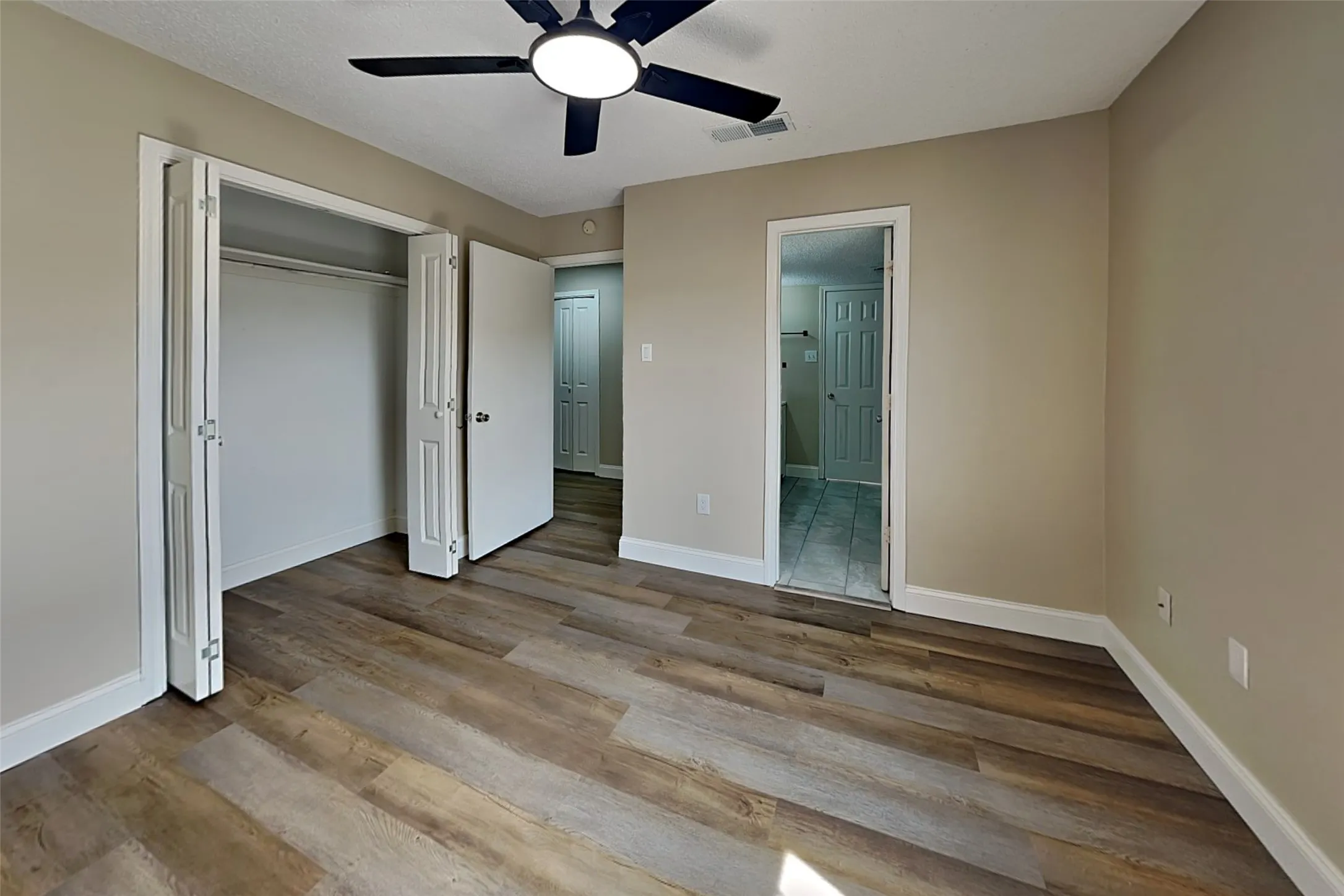 Single Family Residence For Rent in Dallas County , 6204 Alissa Drive, Rowlett, Texas 75089, 3 Bedroom, 2 Bathroom, 2 Garage spaces, 1,521 Sqft, built in 1984, mls#21373051, Real Estate Agent in Rowlett, Homes For Rent in Dallas county, Homes For Rent in Rowlett, Realtor in Rowlett Texas, Real Estate Brokerage Independent Realty Texas, Luminita Cordes Realtor