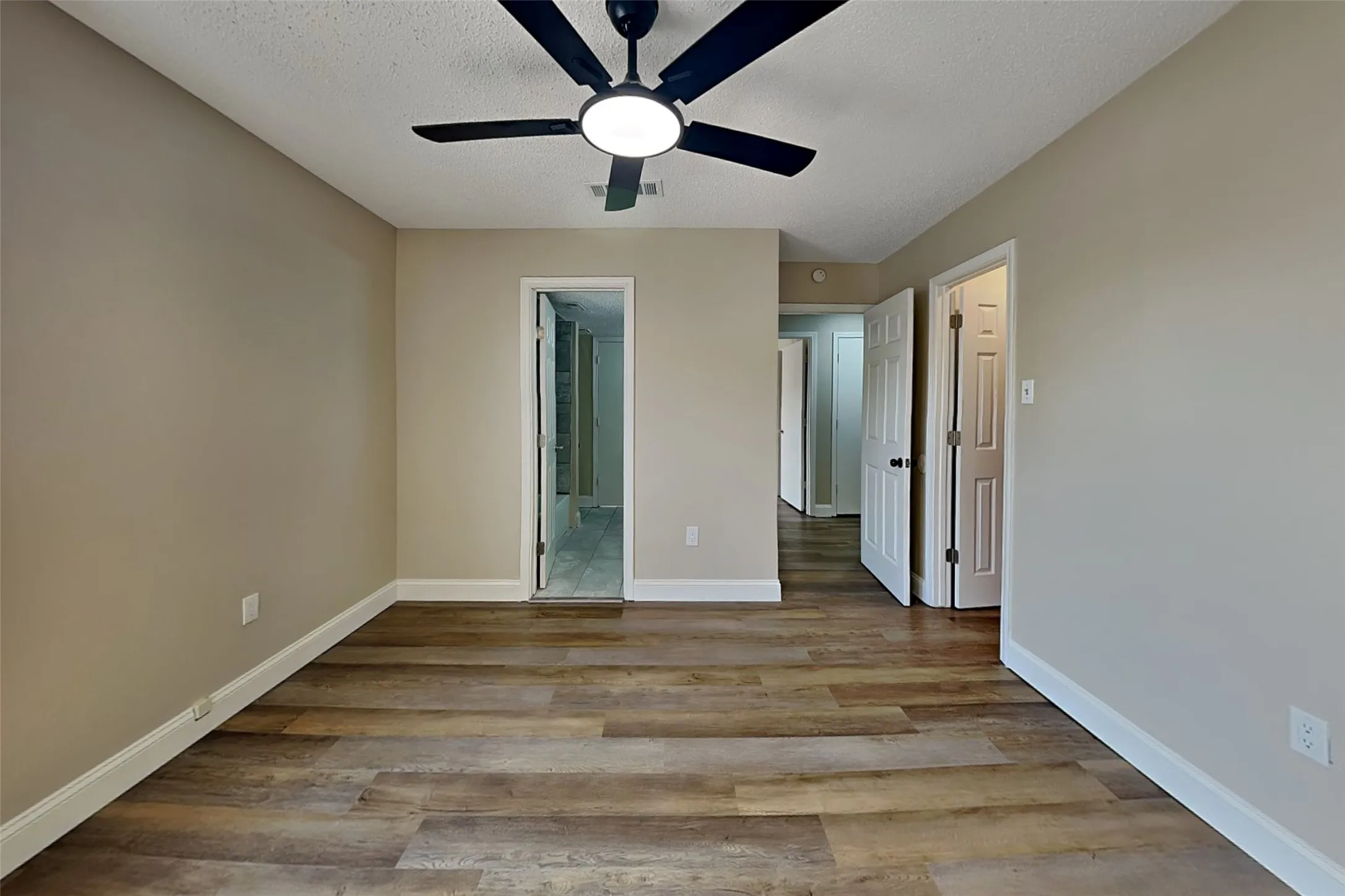 Single Family Residence For Rent in Dallas County , 6204 Alissa Drive, Rowlett, Texas 75089, 3 Bedroom, 2 Bathroom, 2 Garage spaces, 1,521 Sqft, built in 1984, mls#21373051, Real Estate Agent in Rowlett, Homes For Rent in Dallas county, Homes For Rent in Rowlett, Realtor in Rowlett Texas, Real Estate Brokerage Independent Realty Texas, Luminita Cordes Realtor