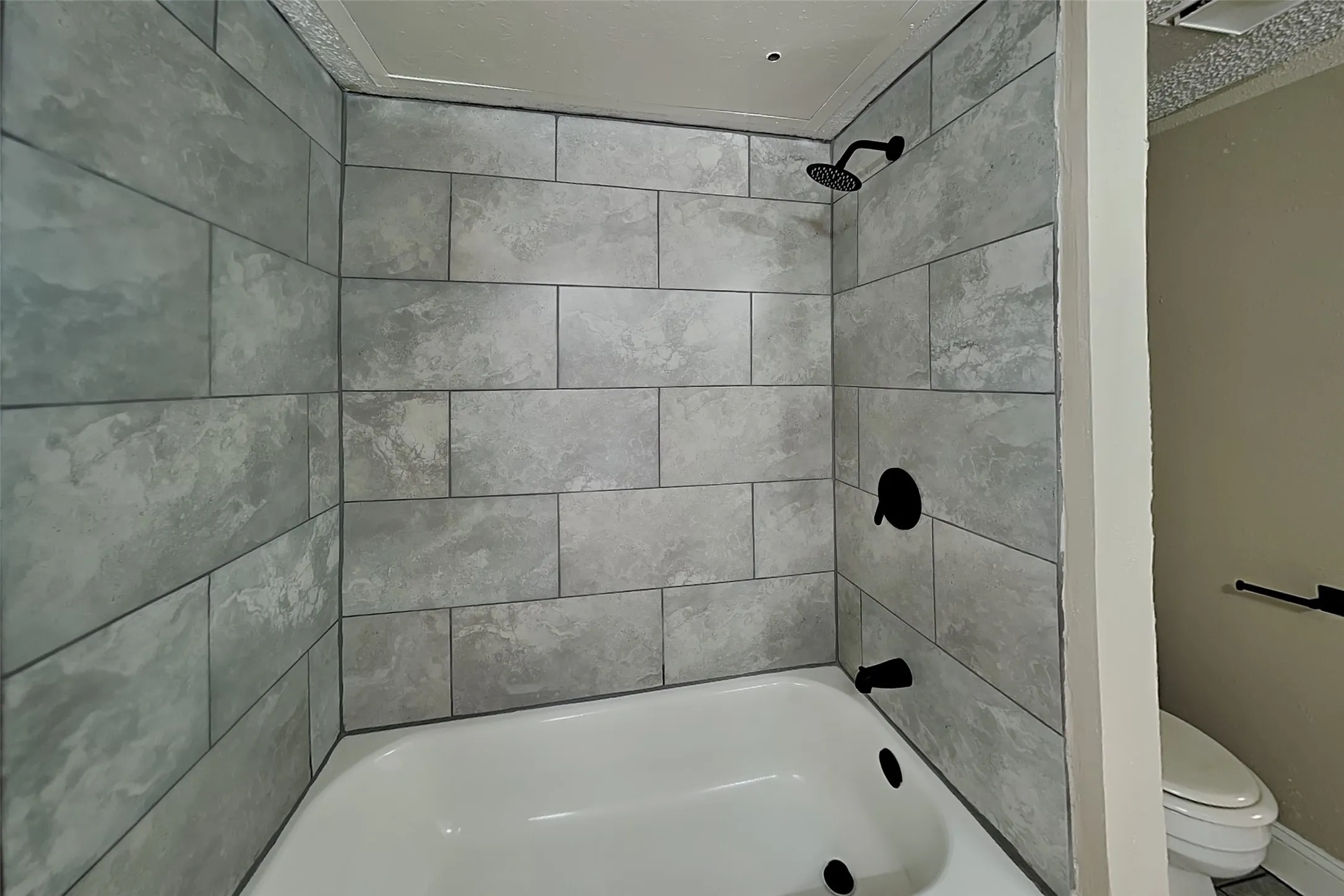Single Family Residence For Rent in Dallas County , 6204 Alissa Drive, Rowlett, Texas 75089, 3 Bedroom, 2 Bathroom, 2 Garage spaces, 1,521 Sqft, built in 1984, mls#21373051, Real Estate Agent in Rowlett, Homes For Rent in Dallas county, Homes For Rent in Rowlett, Realtor in Rowlett Texas, Real Estate Brokerage Independent Realty Texas, Luminita Cordes Realtor