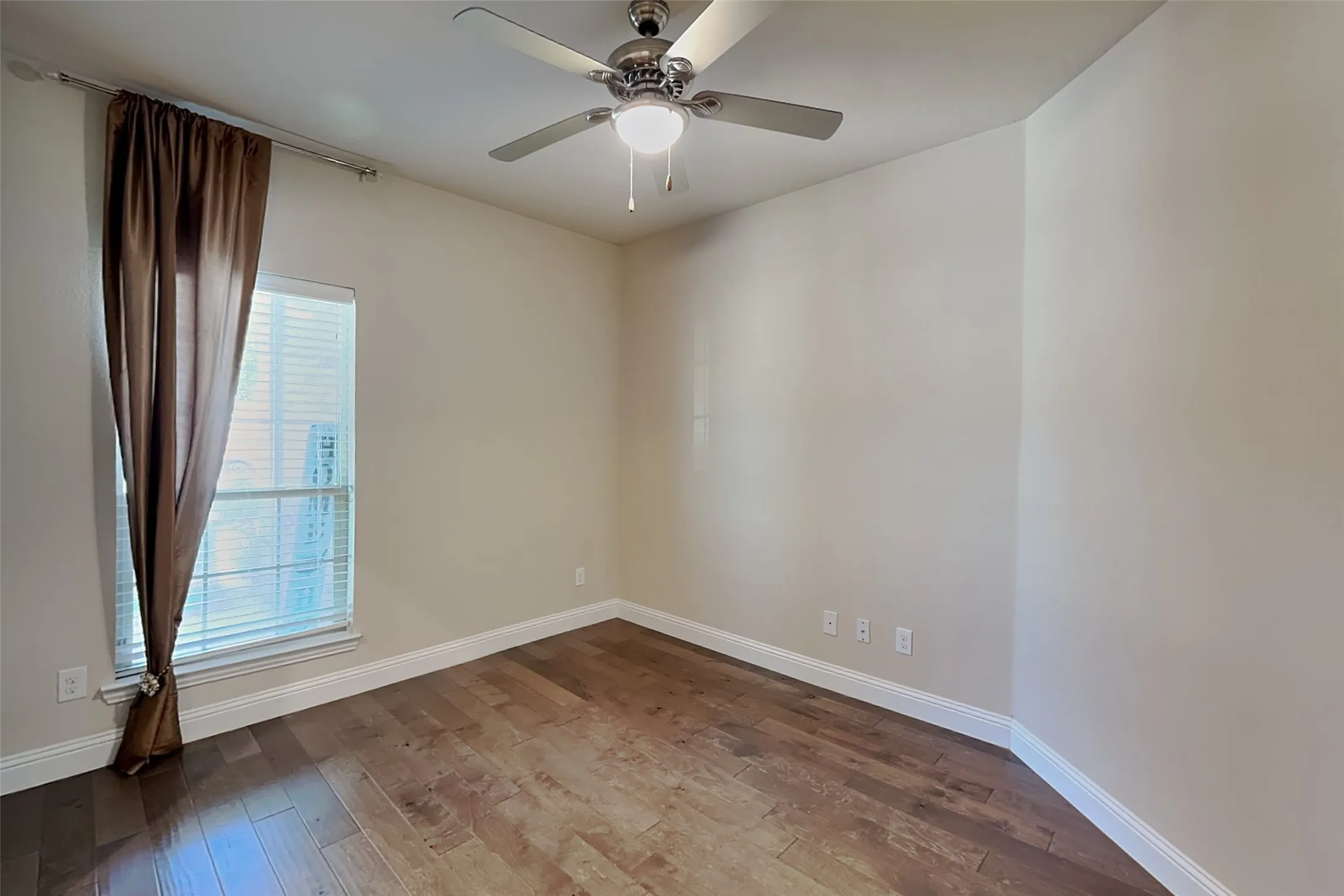 Single Family Residence For Rent in Tarrant County , 7417 Rose Crest Boulevard, Forest Hill, Texas 76140, 3 Bedroom, 2 Bathroom, 2 Garage spaces, 2,339 Sqft, built in 2018, mls#21373050, Real Estate Agent in Forest Hill, Homes For Rent in Tarrant county, Homes For Rent in Forest Hill, Realtor in Forest Hill Texas, Real Estate Brokerage Independent Realty Texas, Luminita Cordes Realtor