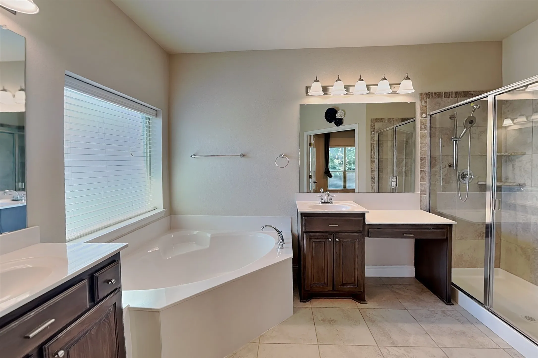 Single Family Residence For Rent in Tarrant County , 7417 Rose Crest Boulevard, Forest Hill, Texas 76140, 3 Bedroom, 2 Bathroom, 2 Garage spaces, 2,339 Sqft, built in 2018, mls#21373050, Real Estate Agent in Forest Hill, Homes For Rent in Tarrant county, Homes For Rent in Forest Hill, Realtor in Forest Hill Texas, Real Estate Brokerage Independent Realty Texas, Luminita Cordes Realtor