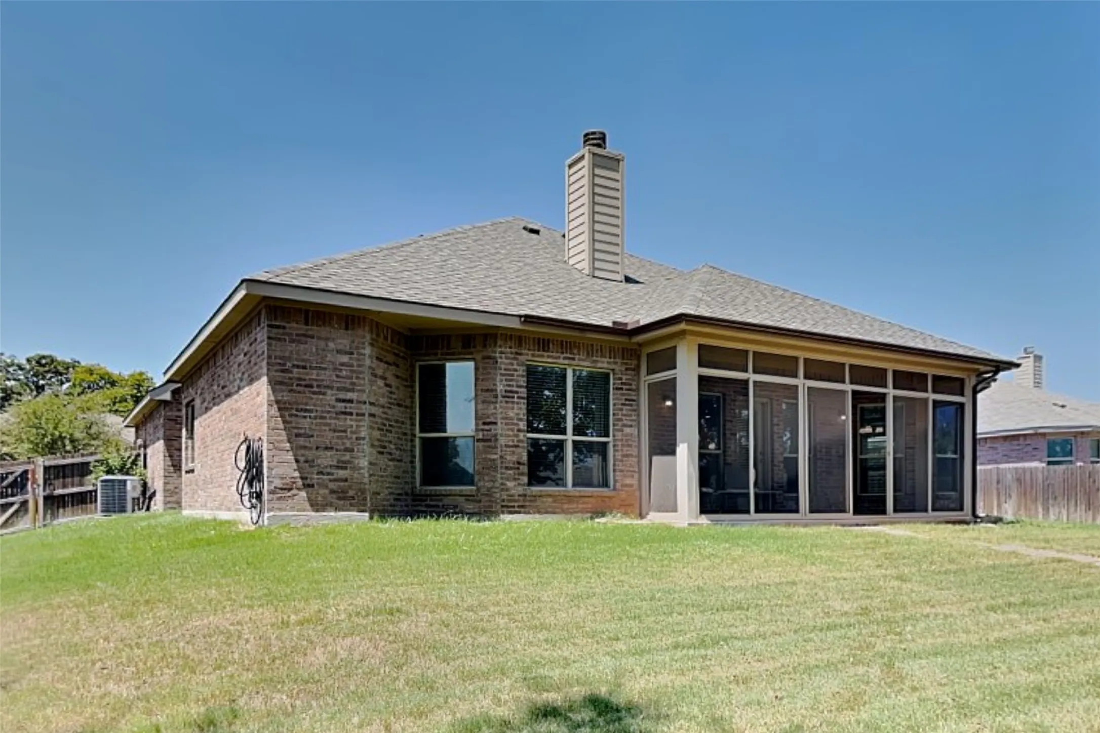 Single Family Residence For Rent in Tarrant County , 7417 Rose Crest Boulevard, Forest Hill, Texas 76140, 3 Bedroom, 2 Bathroom, 2 Garage spaces, 2,339 Sqft, built in 2018, mls#21373050, Real Estate Agent in Forest Hill, Homes For Rent in Tarrant county, Homes For Rent in Forest Hill, Realtor in Forest Hill Texas, Real Estate Brokerage Independent Realty Texas, Luminita Cordes Realtor