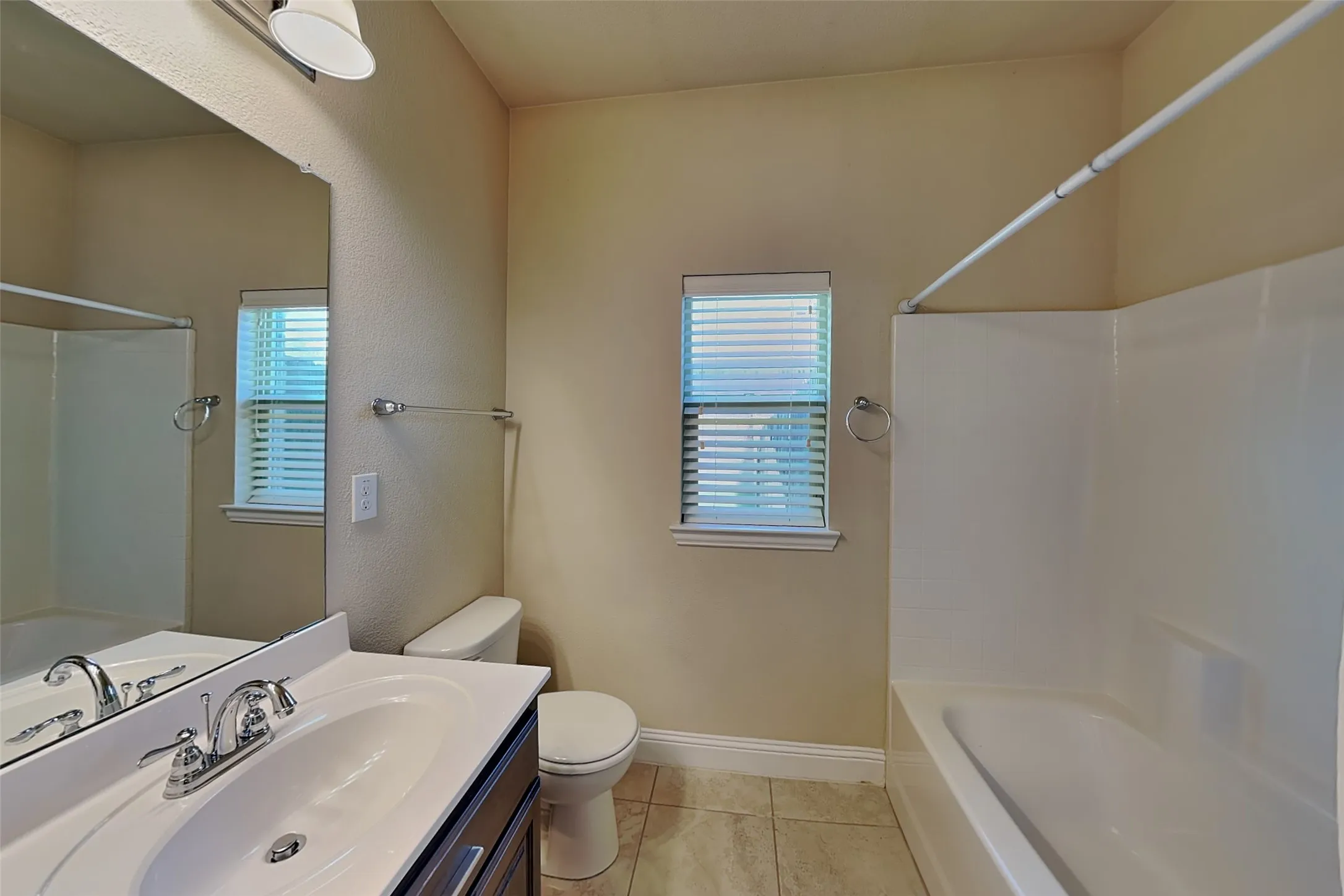 Single Family Residence For Rent in Tarrant County , 7417 Rose Crest Boulevard, Forest Hill, Texas 76140, 3 Bedroom, 2 Bathroom, 2 Garage spaces, 2,339 Sqft, built in 2018, mls#21373050, Real Estate Agent in Forest Hill, Homes For Rent in Tarrant county, Homes For Rent in Forest Hill, Realtor in Forest Hill Texas, Real Estate Brokerage Independent Realty Texas, Luminita Cordes Realtor