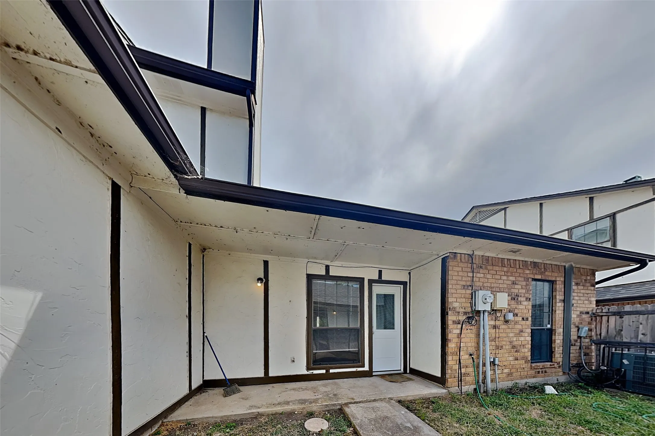 Single Family Residence For Rent in Dallas County , 6324 Alissa Drive, Rowlett, Texas 75089, 2 Bedroom, 2 Bathroom, 2 Garage spaces, 1,150 Sqft, built in 1984, mls#21373044, Real Estate Agent in Rowlett, Homes For Rent in Dallas county, Homes For Rent in Rowlett, Realtor in Rowlett Texas, Real Estate Brokerage Independent Realty Texas, Luminita Cordes Realtor