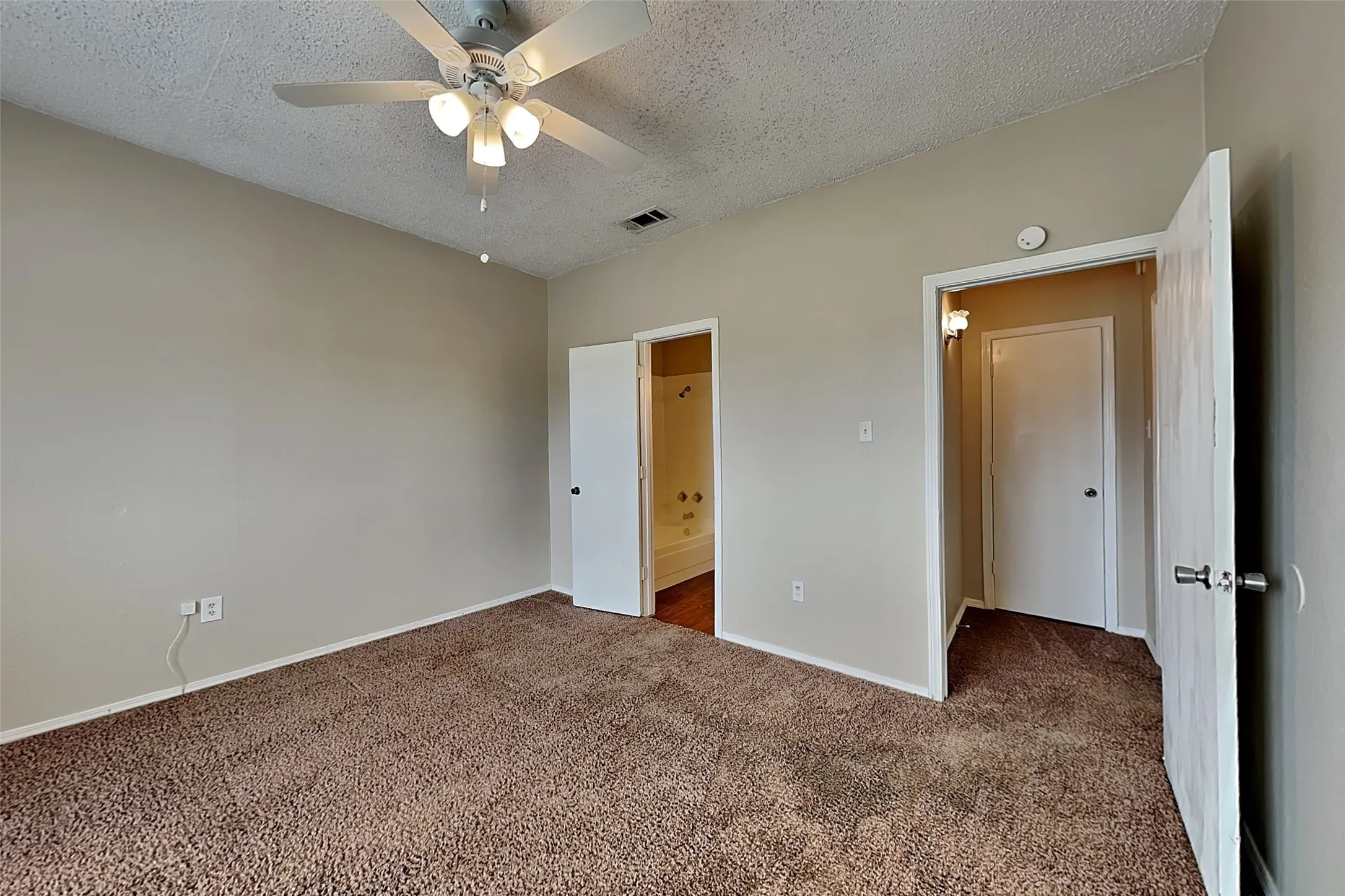 Single Family Residence For Rent in Dallas County , 6324 Alissa Drive, Rowlett, Texas 75089, 2 Bedroom, 2 Bathroom, 2 Garage spaces, 1,150 Sqft, built in 1984, mls#21373044, Real Estate Agent in Rowlett, Homes For Rent in Dallas county, Homes For Rent in Rowlett, Realtor in Rowlett Texas, Real Estate Brokerage Independent Realty Texas, Luminita Cordes Realtor