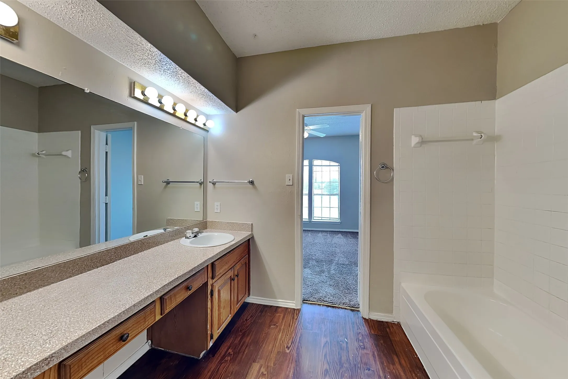Single Family Residence For Rent in Dallas County , 6324 Alissa Drive, Rowlett, Texas 75089, 2 Bedroom, 2 Bathroom, 2 Garage spaces, 1,150 Sqft, built in 1984, mls#21373044, Real Estate Agent in Rowlett, Homes For Rent in Dallas county, Homes For Rent in Rowlett, Realtor in Rowlett Texas, Real Estate Brokerage Independent Realty Texas, Luminita Cordes Realtor