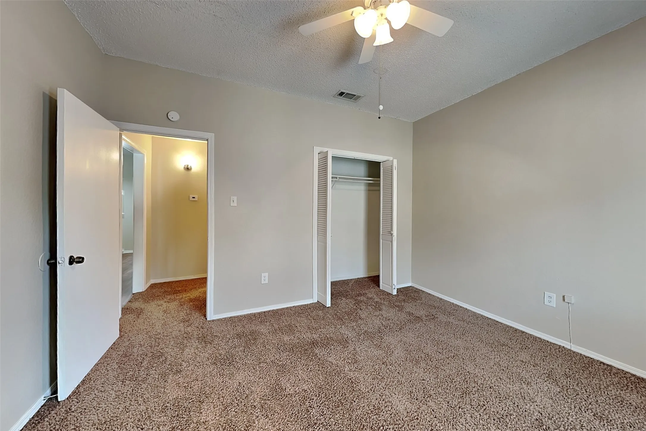 Single Family Residence For Rent in Dallas County , 6324 Alissa Drive, Rowlett, Texas 75089, 2 Bedroom, 2 Bathroom, 2 Garage spaces, 1,150 Sqft, built in 1984, mls#21373044, Real Estate Agent in Rowlett, Homes For Rent in Dallas county, Homes For Rent in Rowlett, Realtor in Rowlett Texas, Real Estate Brokerage Independent Realty Texas, Luminita Cordes Realtor