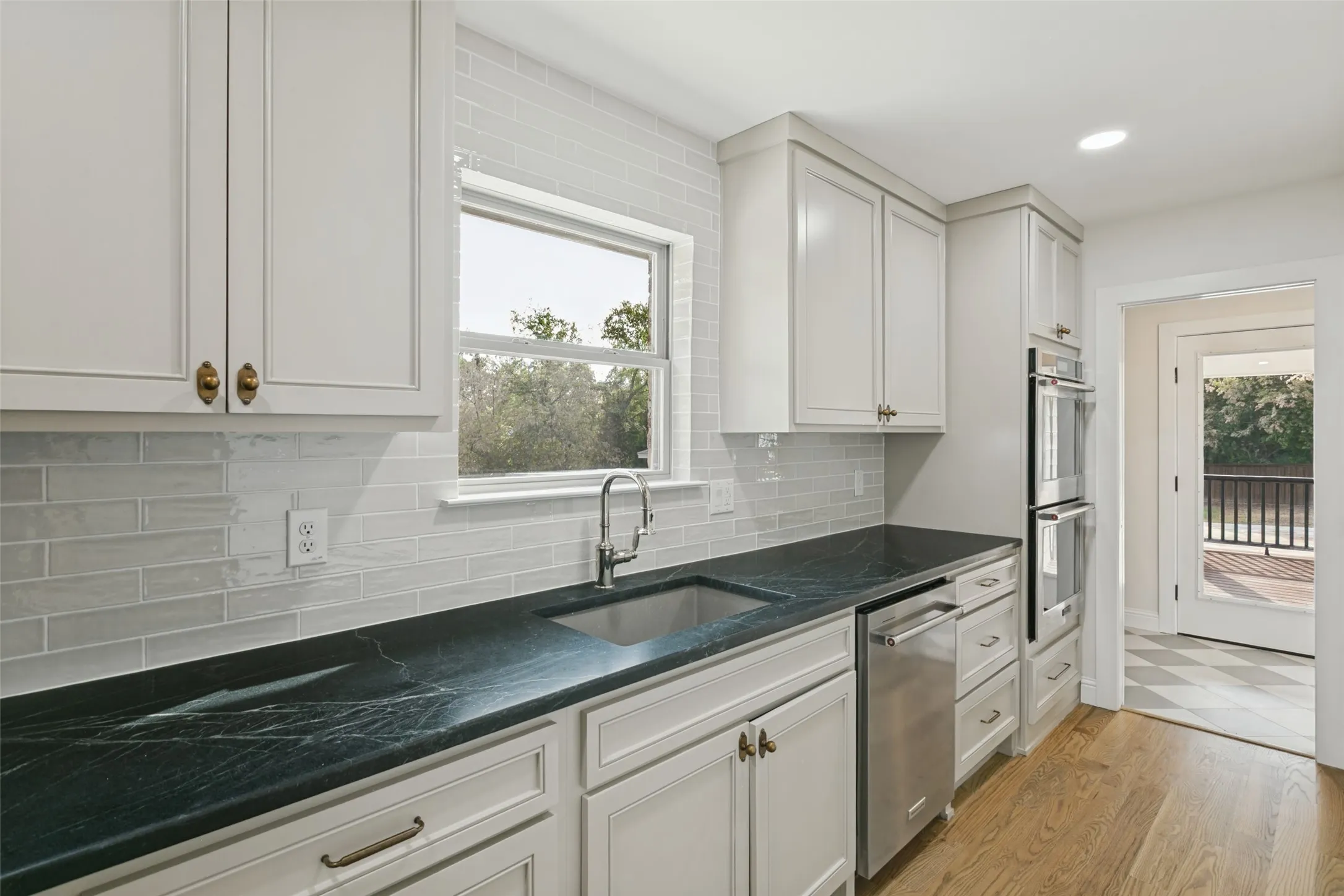 Single Family Residence For Sale in Tarrant County , 1821 Warner Road, Fort Worth, Texas 76110, 5 Bedroom, 4 Bathroom, 2 Garage spaces, 3,390 Sqft, built in 1923, mls#21205204, Real Estate Agent in Fort Worth, Homes For Sale in Tarrant county, Homes For Sale in Fort Worth, Realtor in Fort Worth Texas, Real Estate Brokerage Independent Realty Texas, Luminita Cordes Realtor