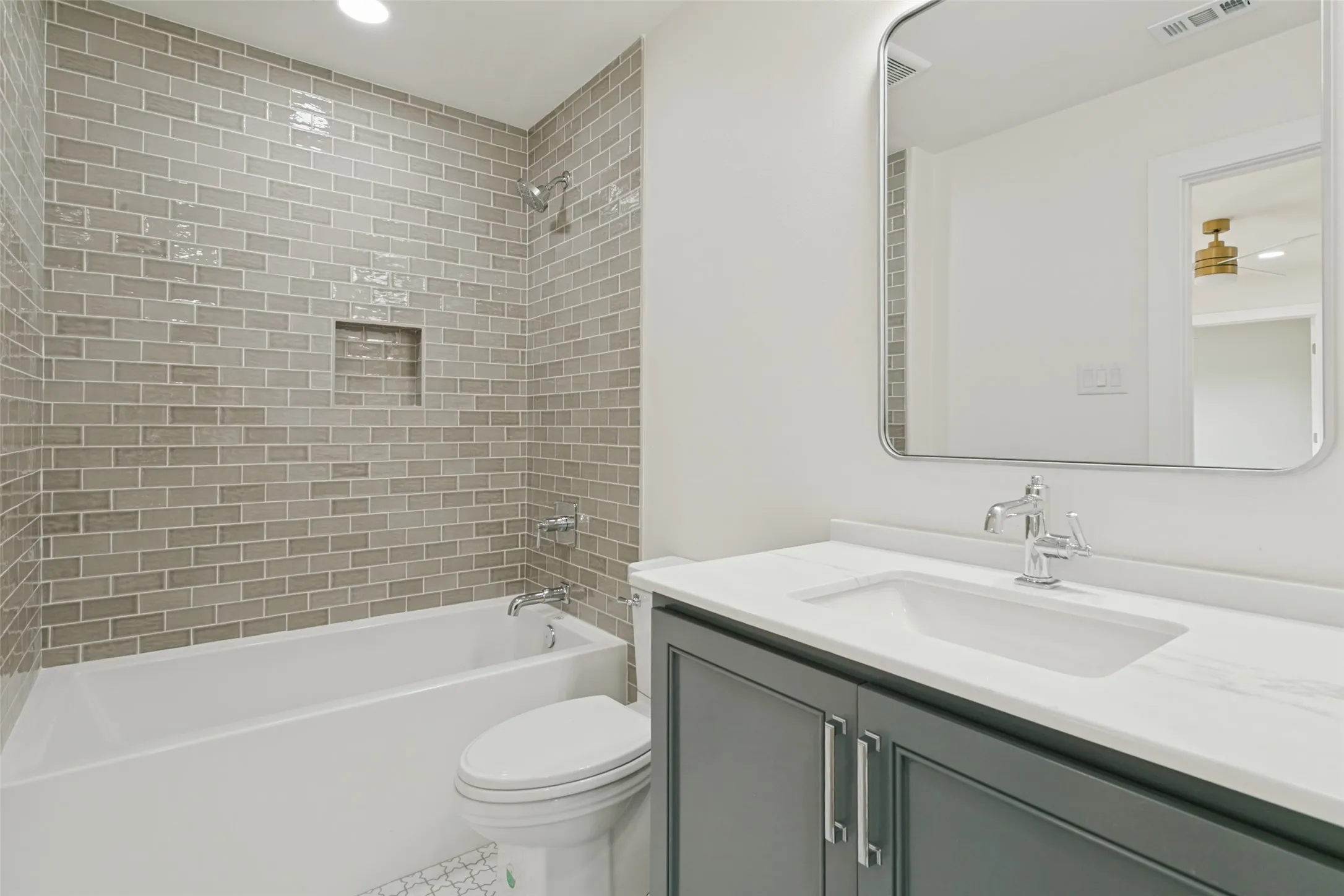 Single Family Residence For Sale in Tarrant County , 1821 Warner Road, Fort Worth, Texas 76110, 5 Bedroom, 4 Bathroom, 2 Garage spaces, 3,390 Sqft, built in 1923, mls#21205204, Real Estate Agent in Fort Worth, Homes For Sale in Tarrant county, Homes For Sale in Fort Worth, Realtor in Fort Worth Texas, Real Estate Brokerage Independent Realty Texas, Luminita Cordes Realtor