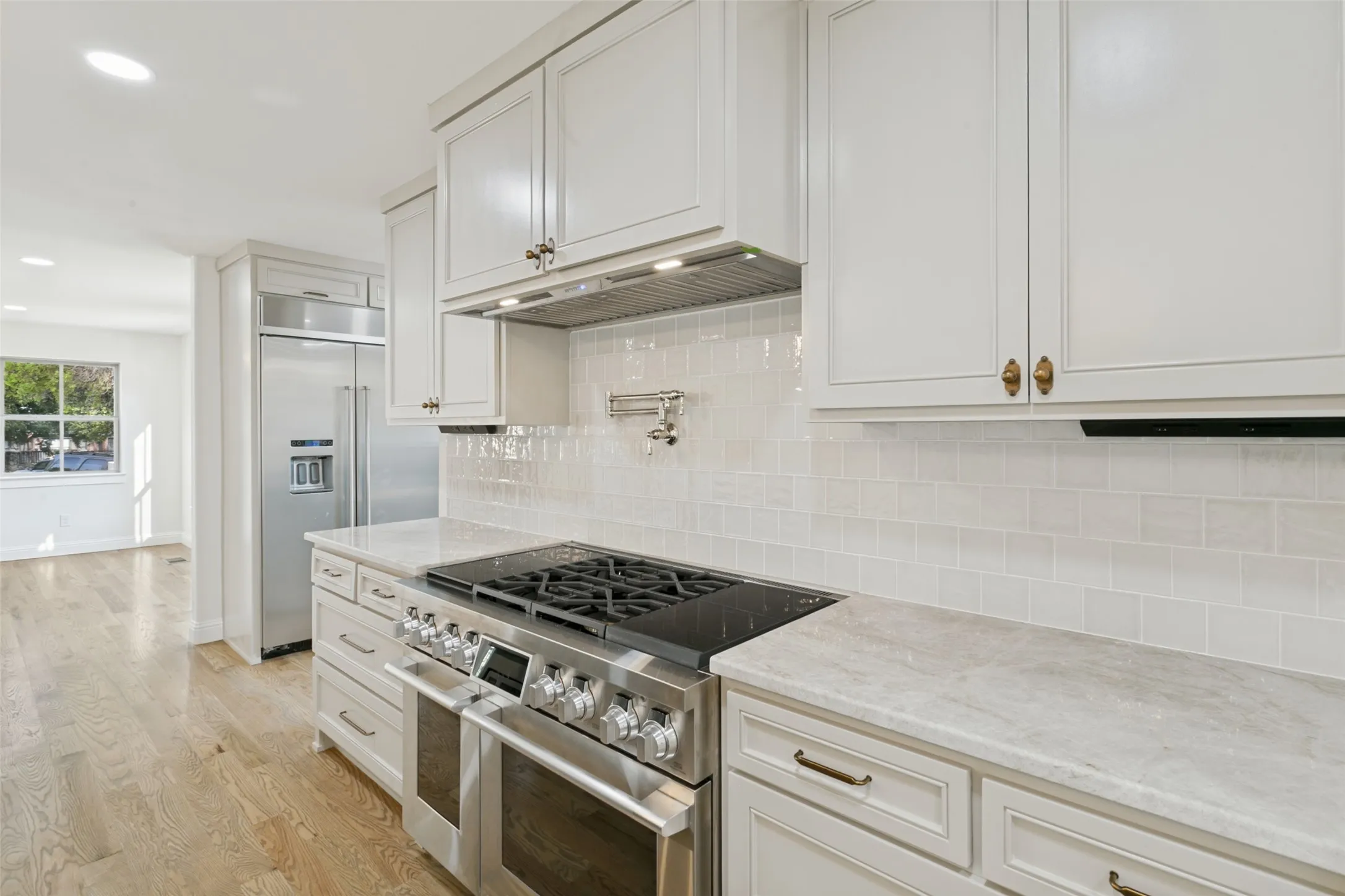 Single Family Residence For Sale in Tarrant County , 1821 Warner Road, Fort Worth, Texas 76110, 5 Bedroom, 4 Bathroom, 2 Garage spaces, 3,390 Sqft, built in 1923, mls#21205204, Real Estate Agent in Fort Worth, Homes For Sale in Tarrant county, Homes For Sale in Fort Worth, Realtor in Fort Worth Texas, Real Estate Brokerage Independent Realty Texas, Luminita Cordes Realtor