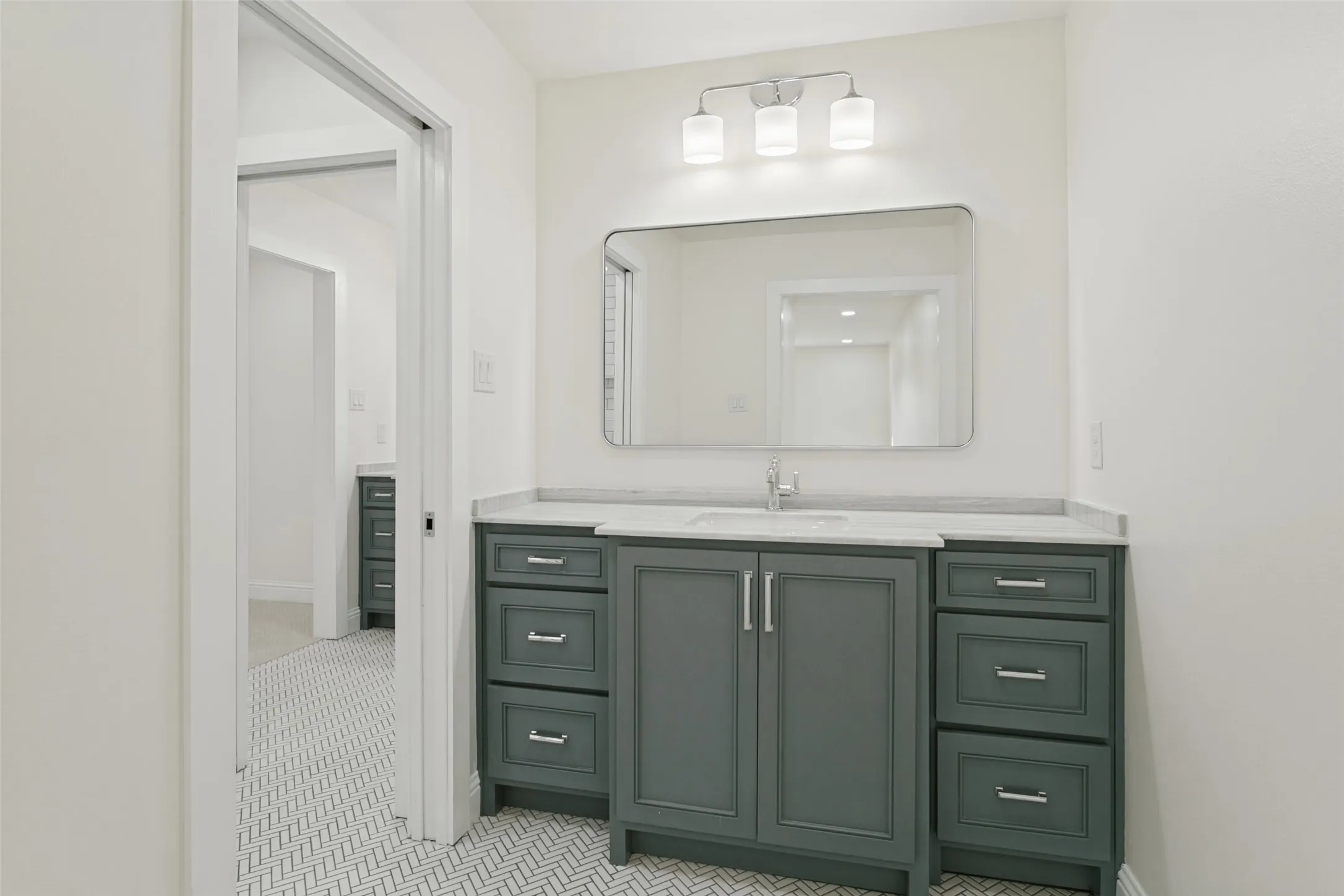 Single Family Residence For Sale in Tarrant County , 1821 Warner Road, Fort Worth, Texas 76110, 5 Bedroom, 4 Bathroom, 2 Garage spaces, 3,390 Sqft, built in 1923, mls#21205204, Real Estate Agent in Fort Worth, Homes For Sale in Tarrant county, Homes For Sale in Fort Worth, Realtor in Fort Worth Texas, Real Estate Brokerage Independent Realty Texas, Luminita Cordes Realtor
