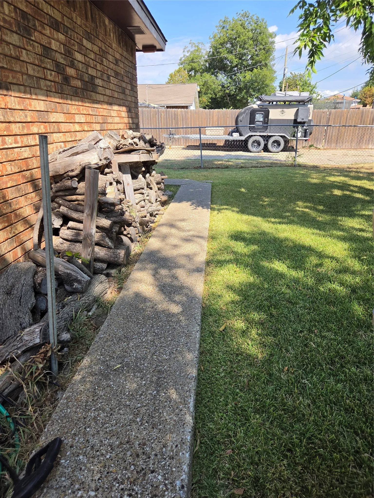 Single Family Residence For Rent in Rockwall County , 8902 VERNON, Rowlett, Texas 75088, 3 Bedroom, 2 Bathroom, 2 Garage spaces, 1,791 Sqft, built in 1980, mls#21373189, Real Estate Agent in Rowlett, Homes For Rent in Rockwall county, Homes For Rent in Rowlett, Realtor in Rowlett Texas, Real Estate Brokerage Independent Realty Texas, Luminita Cordes Realtor