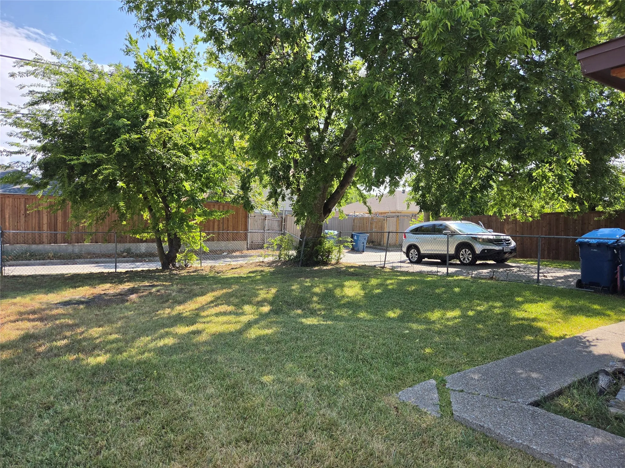 Single Family Residence For Rent in Rockwall County , 8902 VERNON, Rowlett, Texas 75088, 3 Bedroom, 2 Bathroom, 2 Garage spaces, 1,791 Sqft, built in 1980, mls#21373189, Real Estate Agent in Rowlett, Homes For Rent in Rockwall county, Homes For Rent in Rowlett, Realtor in Rowlett Texas, Real Estate Brokerage Independent Realty Texas, Luminita Cordes Realtor