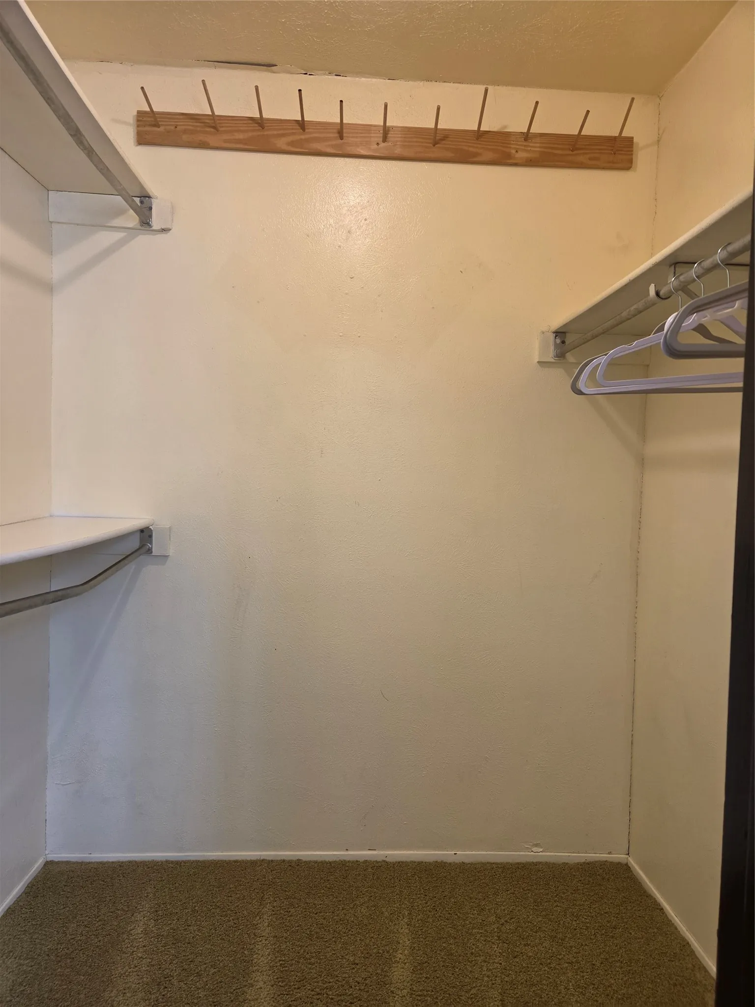 Single Family Residence For Rent in Rockwall County , 8902 VERNON, Rowlett, Texas 75088, 3 Bedroom, 2 Bathroom, 2 Garage spaces, 1,791 Sqft, built in 1980, mls#21373189, Real Estate Agent in Rowlett, Homes For Rent in Rockwall county, Homes For Rent in Rowlett, Realtor in Rowlett Texas, Real Estate Brokerage Independent Realty Texas, Luminita Cordes Realtor