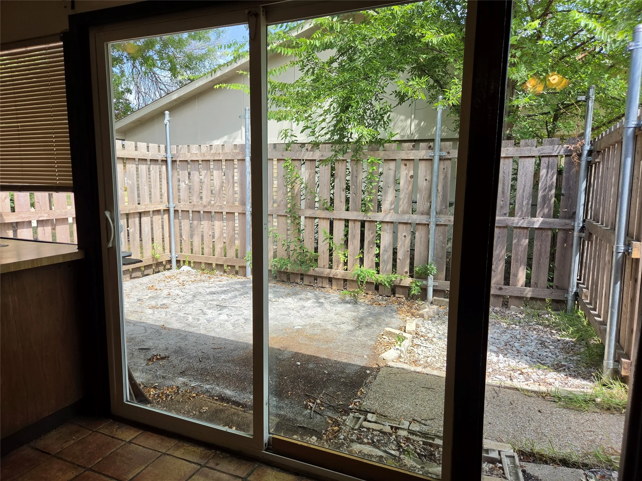 Single Family Residence For Rent in Rockwall County , 8902 VERNON, Rowlett, Texas 75088, 3 Bedroom, 2 Bathroom, 2 Garage spaces, 1,791 Sqft, built in 1980, mls#21373189, Real Estate Agent in Rowlett, Homes For Rent in Rockwall county, Homes For Rent in Rowlett, Realtor in Rowlett Texas, Real Estate Brokerage Independent Realty Texas, Luminita Cordes Realtor