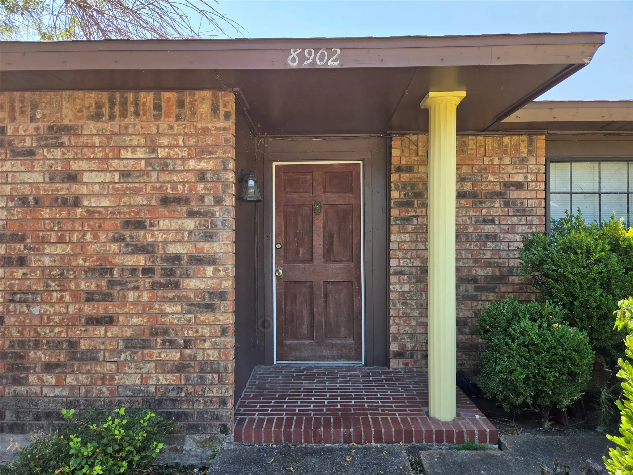 Single Family Residence For Rent in Rockwall County , 8902 VERNON, Rowlett, Texas 75088, 3 Bedroom, 2 Bathroom, 2 Garage spaces, 1,791 Sqft, built in 1980, mls#21373189, Real Estate Agent in Rowlett, Homes For Rent in Rockwall county, Homes For Rent in Rowlett, Realtor in Rowlett Texas, Real Estate Brokerage Independent Realty Texas, Luminita Cordes Realtor