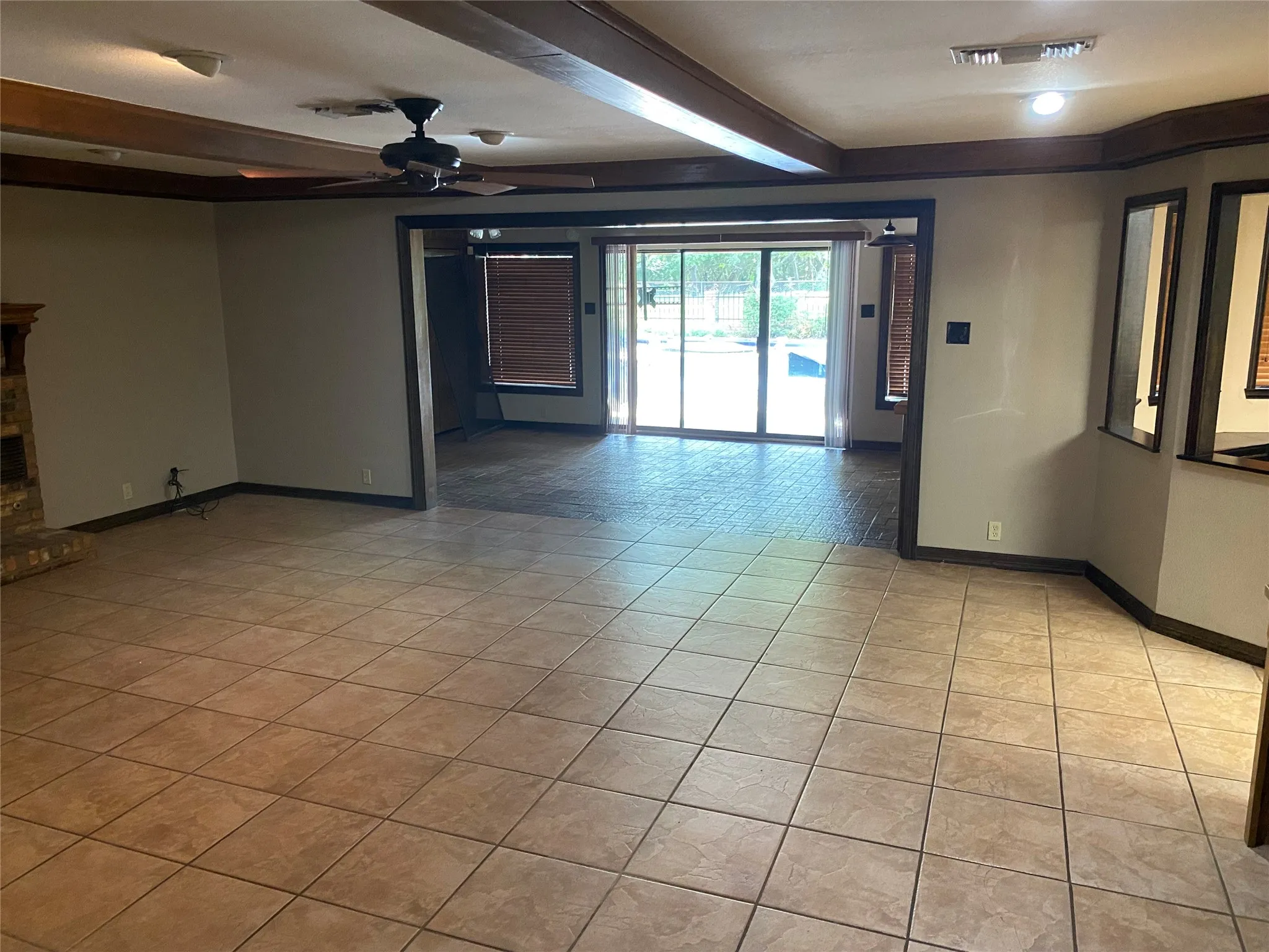 Single Family Residence For Sale in Cooke County , 2815 Fm 3092, Gainesville, Texas 76240, 3 Bedroom, 3 Bathroom, 2 Garage spaces, 2,237 Sqft, built in 1978, mls#21373249, Real Estate Agent in Gainesville, Homes For Sale in Cooke county, Homes For Sale in Gainesville, Realtor in Gainesville Texas, Real Estate Brokerage Independent Realty Texas, Luminita Cordes Realtor