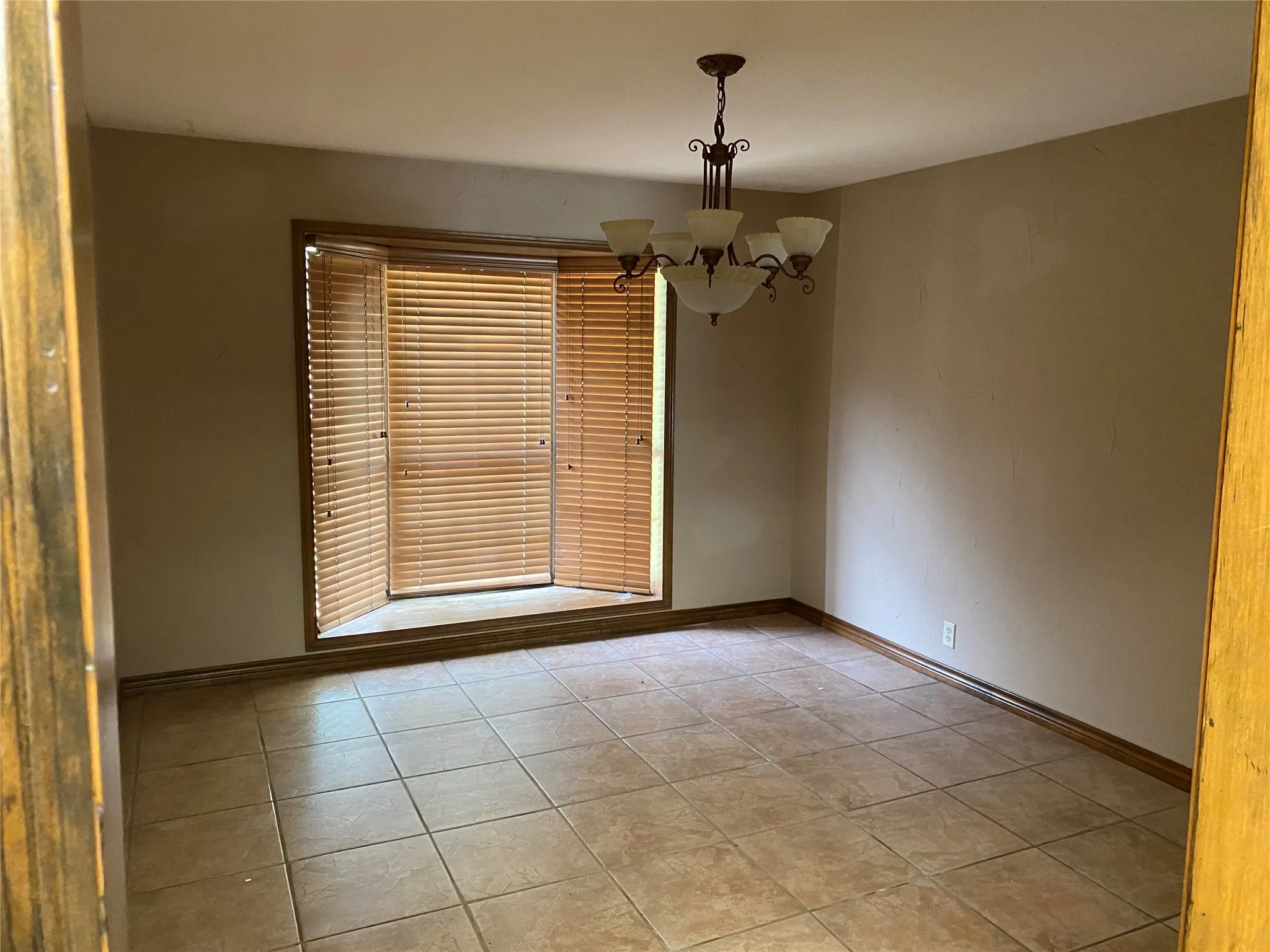 Single Family Residence For Sale in Cooke County , 2815 Fm 3092, Gainesville, Texas 76240, 3 Bedroom, 3 Bathroom, 2 Garage spaces, 2,237 Sqft, built in 1978, mls#21373249, Real Estate Agent in Gainesville, Homes For Sale in Cooke county, Homes For Sale in Gainesville, Realtor in Gainesville Texas, Real Estate Brokerage Independent Realty Texas, Luminita Cordes Realtor