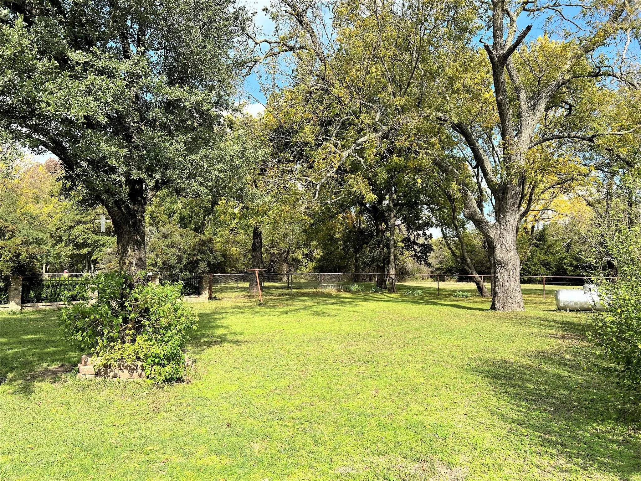 Single Family Residence For Sale in Cooke County , 2815 Fm 3092, Gainesville, Texas 76240, 3 Bedroom, 3 Bathroom, 2 Garage spaces, 2,237 Sqft, built in 1978, mls#21373249, Real Estate Agent in Gainesville, Homes For Sale in Cooke county, Homes For Sale in Gainesville, Realtor in Gainesville Texas, Real Estate Brokerage Independent Realty Texas, Luminita Cordes Realtor