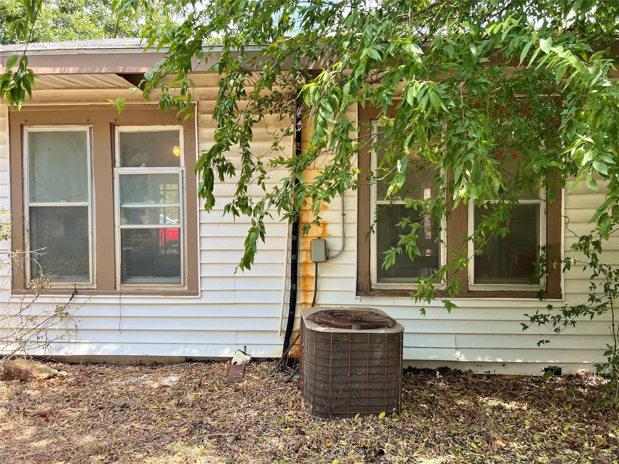 Single Family Residence For Sale in Brown County , 2202 Avenue E, Brownwood, Texas 76801, 2 Bedroom, 1 Bathroom, 1 Garage spaces, 904 Sqft, built in 0, mls#21371701, Real Estate Agent in Brownwood, Homes For Sale in Brown county, Homes For Sale in Brownwood, Realtor in Brownwood Texas, Real Estate Brokerage Independent Realty Texas, Luminita Cordes Realtor