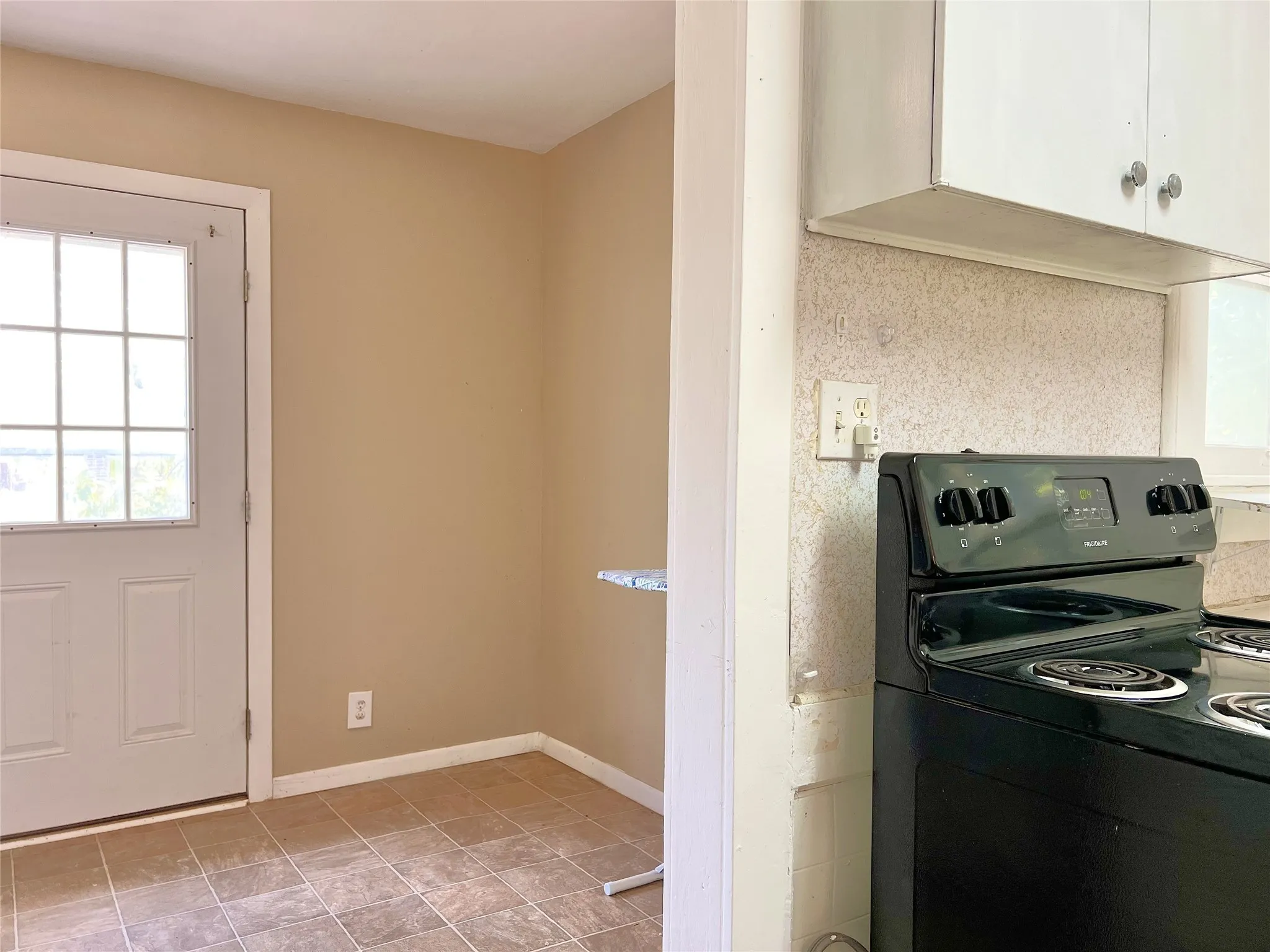 Single Family Residence For Sale in Brown County , 2202 Avenue E, Brownwood, Texas 76801, 2 Bedroom, 1 Bathroom, 1 Garage spaces, 904 Sqft, built in 0, mls#21371701, Real Estate Agent in Brownwood, Homes For Sale in Brown county, Homes For Sale in Brownwood, Realtor in Brownwood Texas, Real Estate Brokerage Independent Realty Texas, Luminita Cordes Realtor
