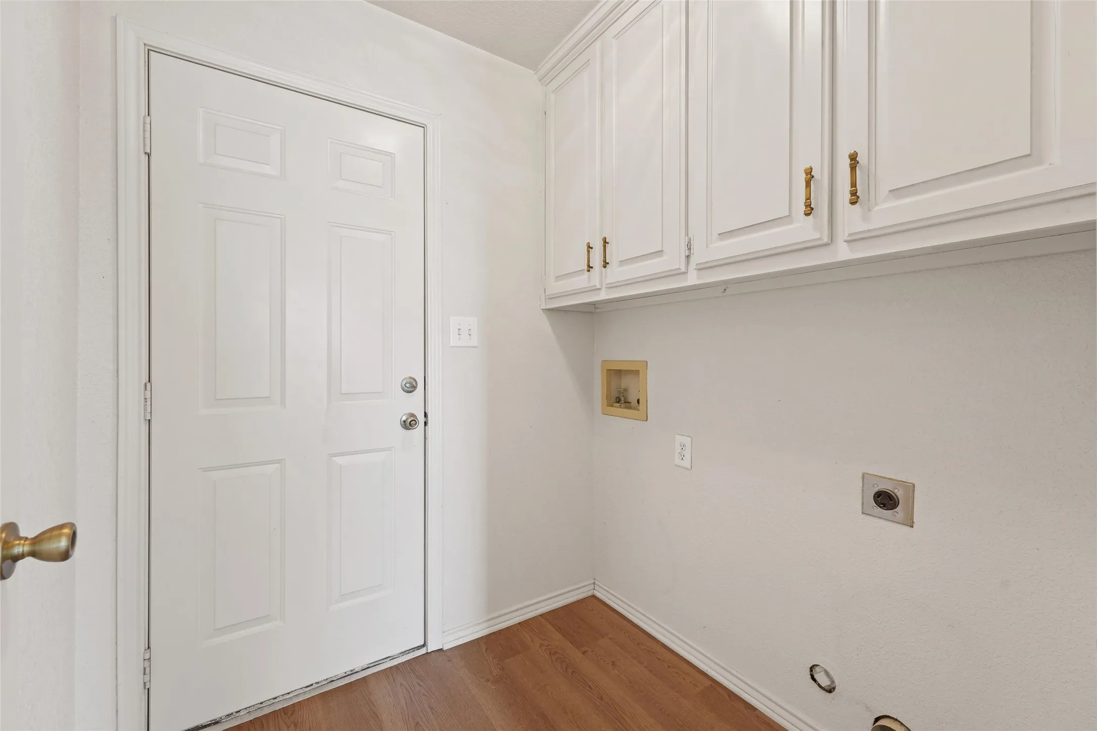 Single Family Residence For Sale in Denton County , 419 Strata Drive, Denton, Texas 76201, 3 Bedroom, 2 Bathroom, 2 Garage spaces, 1,351 Sqft, built in 1993, mls#21372374, Real Estate Agent in Denton, Homes For Sale in Denton county, Homes For Sale in Denton, Realtor in Denton Texas, Real Estate Brokerage Independent Realty Texas, Luminita Cordes Realtor