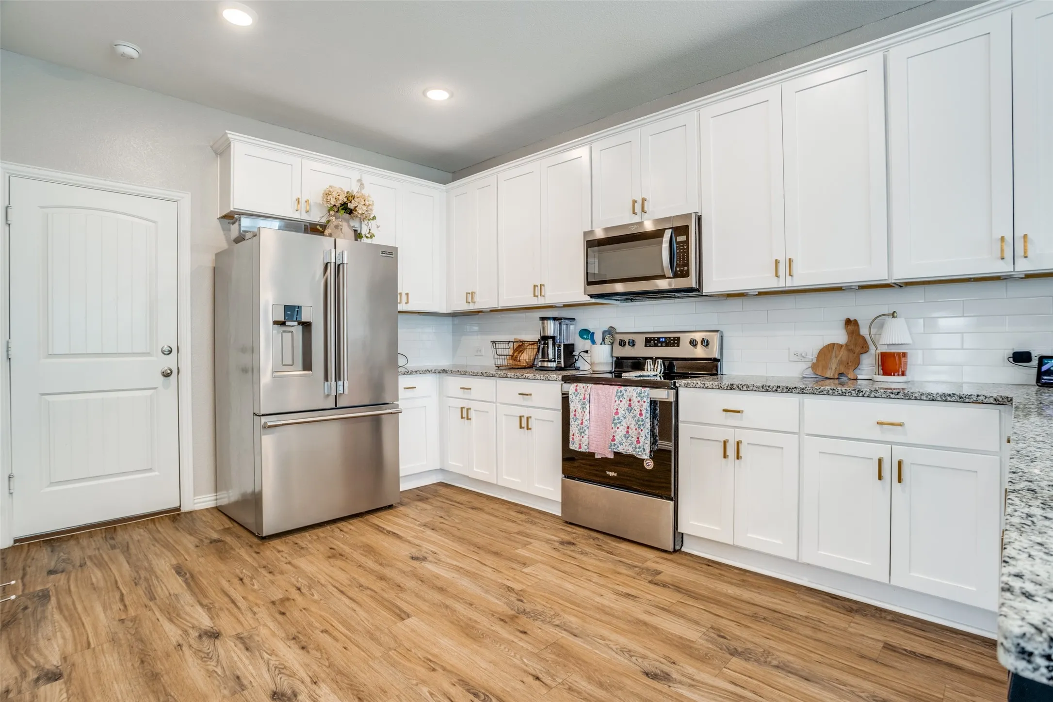 Single Family Residence For Sale in Collin County , 2209 Hanover Street, Farmersville, Texas 75442, 3 Bedroom, 3 Bathroom, 2 Garage spaces, 1,852 Sqft, built in 2021, mls#21369315, Real Estate Agent in Farmersville, Homes For Sale in Collin county, Homes For Sale in Farmersville, Realtor in Farmersville Texas, Real Estate Brokerage Independent Realty Texas, Luminita Cordes Realtor