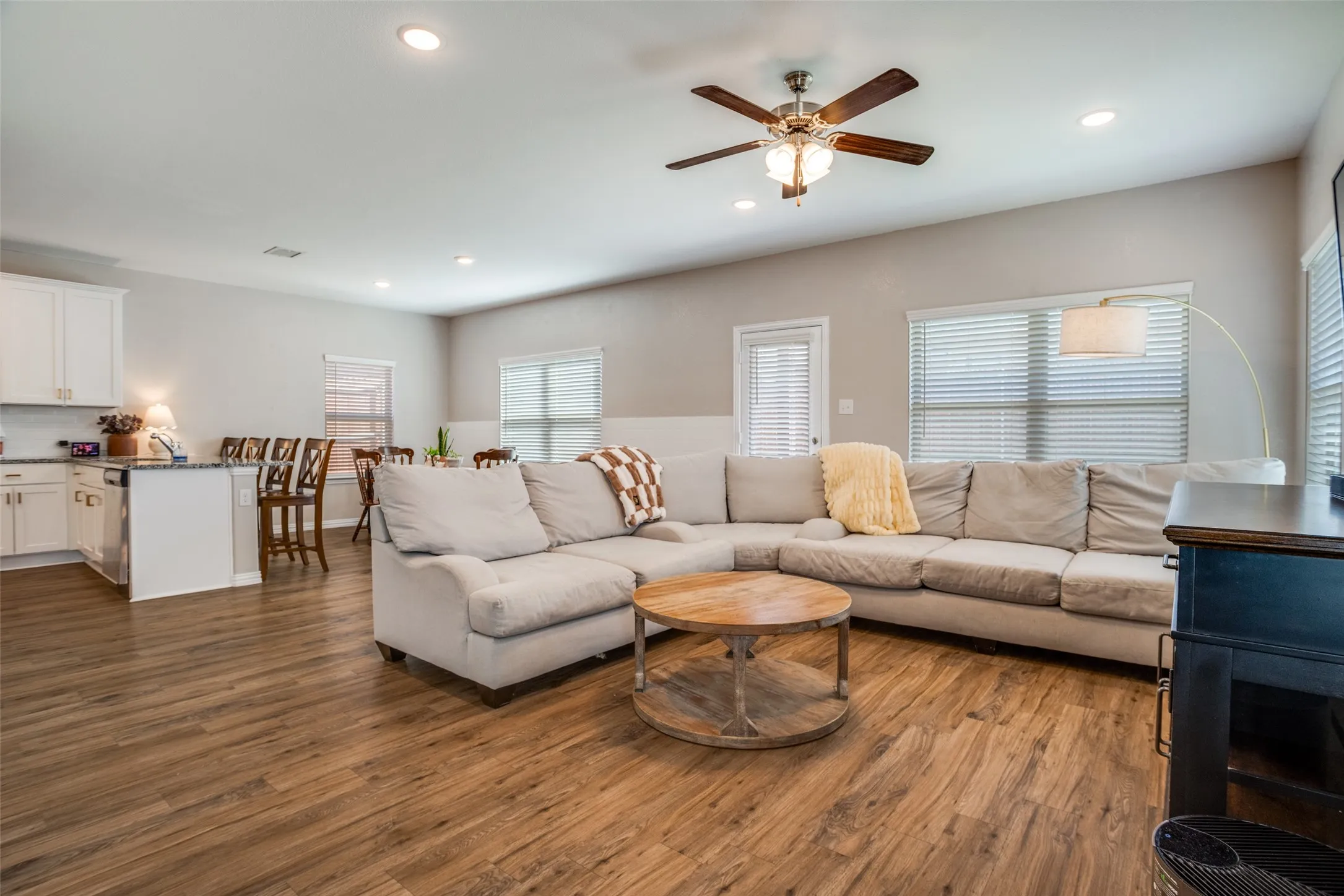 Single Family Residence For Sale in Collin County , 2209 Hanover Street, Farmersville, Texas 75442, 3 Bedroom, 3 Bathroom, 2 Garage spaces, 1,852 Sqft, built in 2021, mls#21369315, Real Estate Agent in Farmersville, Homes For Sale in Collin county, Homes For Sale in Farmersville, Realtor in Farmersville Texas, Real Estate Brokerage Independent Realty Texas, Luminita Cordes Realtor