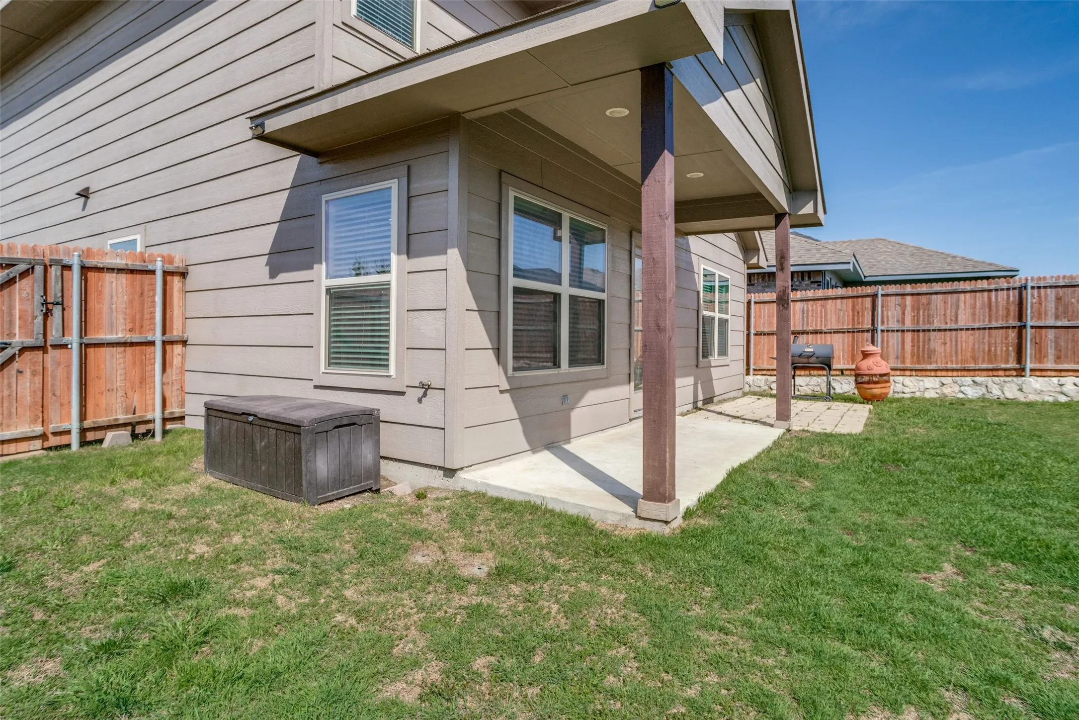 Single Family Residence For Sale in Collin County , 2209 Hanover Street, Farmersville, Texas 75442, 3 Bedroom, 3 Bathroom, 2 Garage spaces, 1,852 Sqft, built in 2021, mls#21369315, Real Estate Agent in Farmersville, Homes For Sale in Collin county, Homes For Sale in Farmersville, Realtor in Farmersville Texas, Real Estate Brokerage Independent Realty Texas, Luminita Cordes Realtor