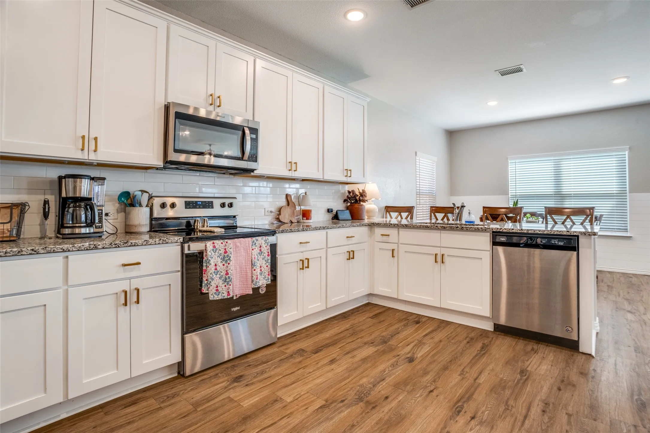 Single Family Residence For Sale in Collin County , 2209 Hanover Street, Farmersville, Texas 75442, 3 Bedroom, 3 Bathroom, 2 Garage spaces, 1,852 Sqft, built in 2021, mls#21369315, Real Estate Agent in Farmersville, Homes For Sale in Collin county, Homes For Sale in Farmersville, Realtor in Farmersville Texas, Real Estate Brokerage Independent Realty Texas, Luminita Cordes Realtor