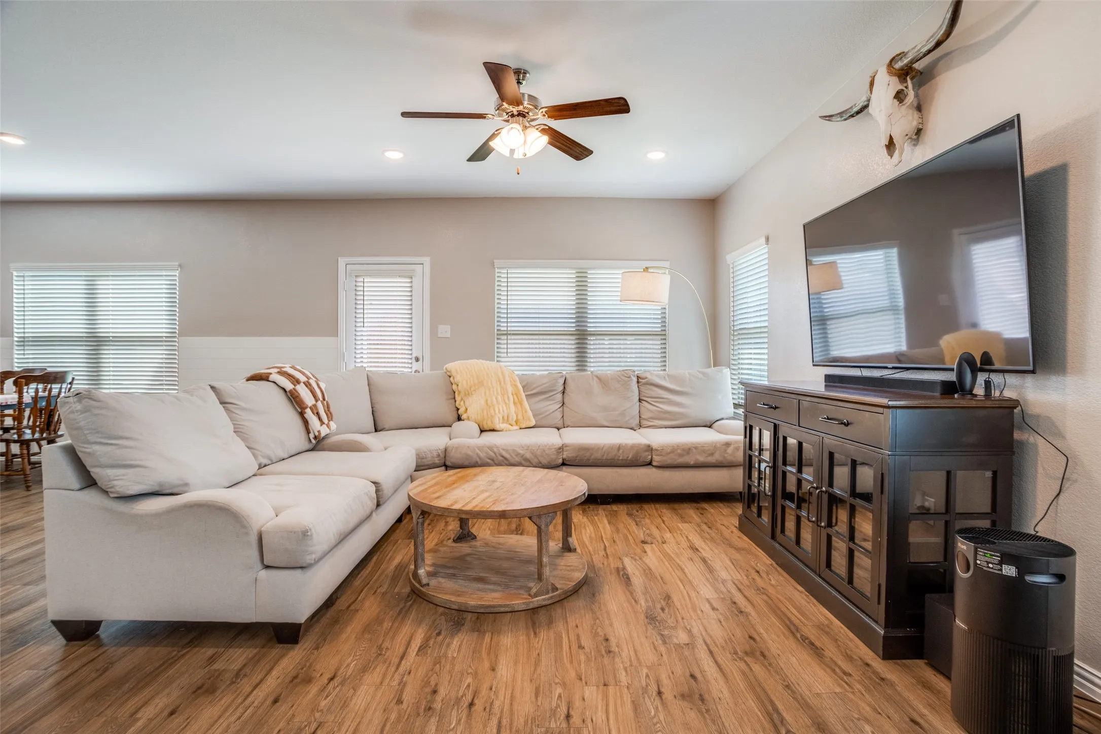 Single Family Residence For Sale in Collin County , 2209 Hanover Street, Farmersville, Texas 75442, 3 Bedroom, 3 Bathroom, 2 Garage spaces, 1,852 Sqft, built in 2021, mls#21369315, Real Estate Agent in Farmersville, Homes For Sale in Collin county, Homes For Sale in Farmersville, Realtor in Farmersville Texas, Real Estate Brokerage Independent Realty Texas, Luminita Cordes Realtor