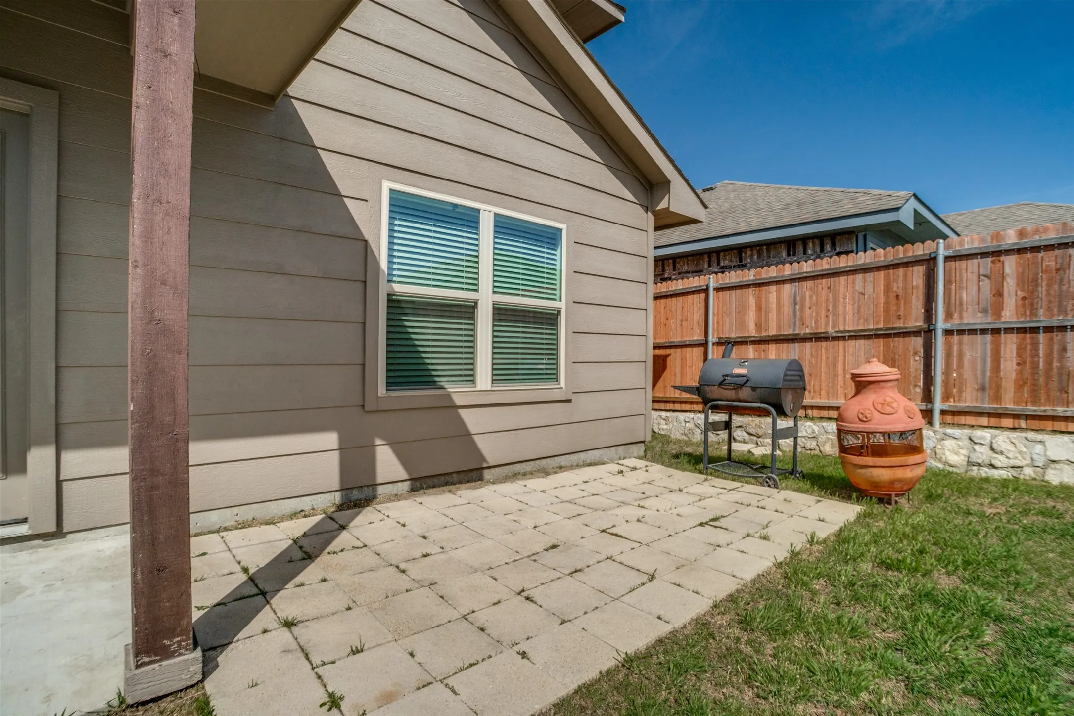 Single Family Residence For Sale in Collin County , 2209 Hanover Street, Farmersville, Texas 75442, 3 Bedroom, 3 Bathroom, 2 Garage spaces, 1,852 Sqft, built in 2021, mls#21369315, Real Estate Agent in Farmersville, Homes For Sale in Collin county, Homes For Sale in Farmersville, Realtor in Farmersville Texas, Real Estate Brokerage Independent Realty Texas, Luminita Cordes Realtor