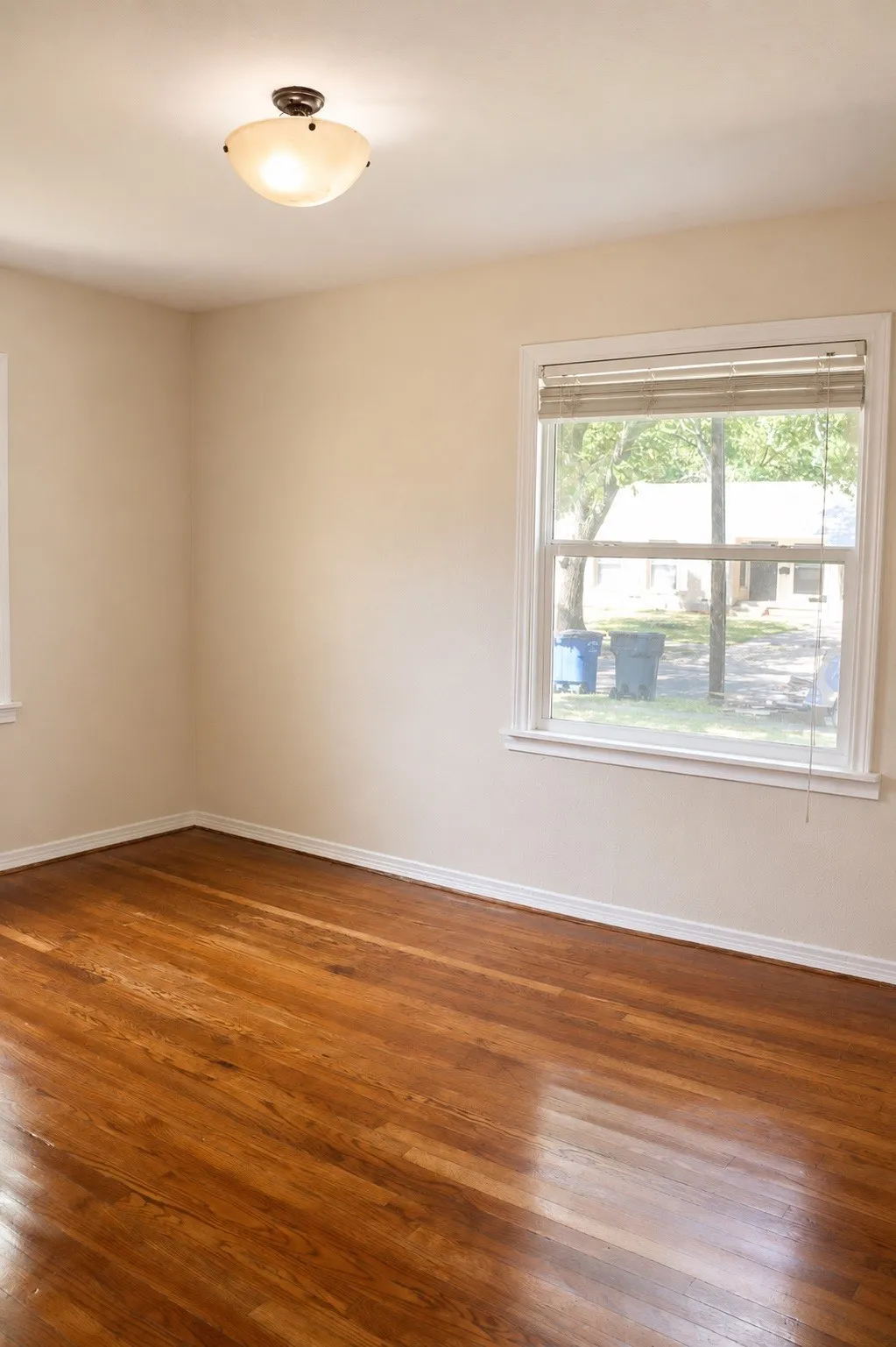 Single Family Residence For Sale in Dallas County , 11214 Ulloa Lane, Dallas, Texas 75228, 3 Bedroom, 1 Bathroom, 1 Garage spaces, 1,072 Sqft, built in 1952, mls#21372760, Real Estate Agent in Dallas, Homes For Sale in Dallas county, Homes For Sale in Dallas, Realtor in Dallas Texas, Real Estate Brokerage Independent Realty Texas, Luminita Cordes Realtor