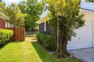Single Family Residence For Sale in Dallas County , 11214 Ulloa Lane, Dallas, Texas 75228, 3 Bedroom, 1 Bathroom, 1 Garage spaces, 1,072 Sqft, built in 1952, mls#21372760, Real Estate Agent in Dallas, Homes For Sale in Dallas county, Homes For Sale in Dallas, Realtor in Dallas Texas, Real Estate Brokerage Independent Realty Texas, Luminita Cordes Realtor