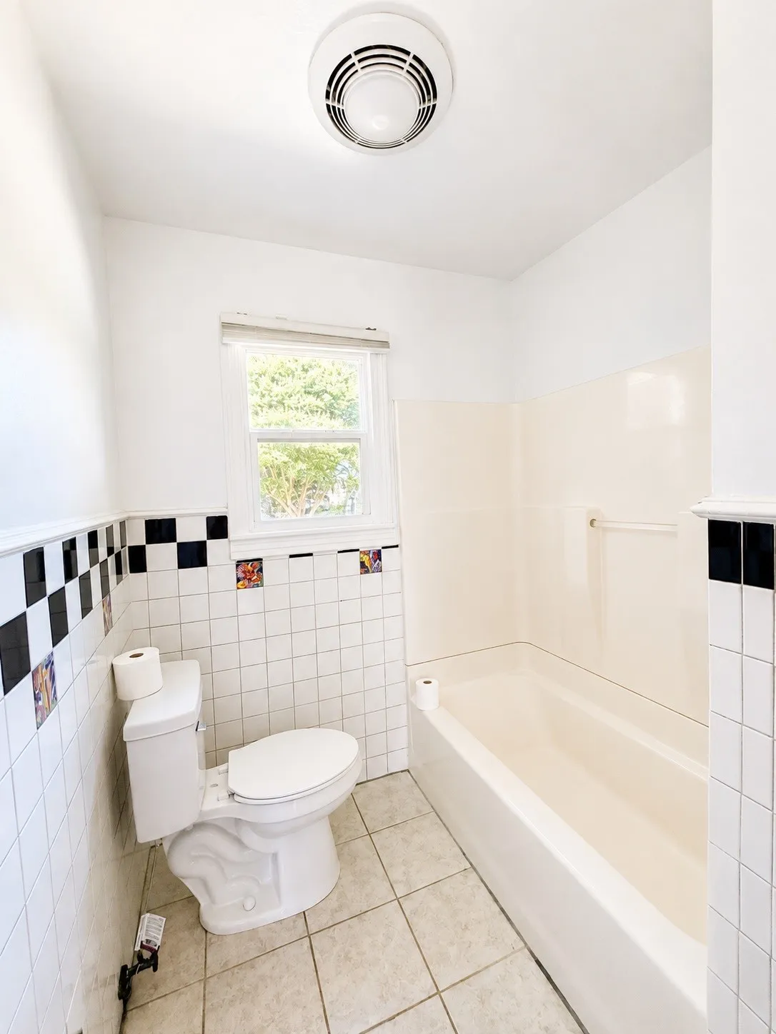 Single Family Residence For Sale in Dallas County , 11214 Ulloa Lane, Dallas, Texas 75228, 3 Bedroom, 1 Bathroom, 1 Garage spaces, 1,072 Sqft, built in 1952, mls#21372760, Real Estate Agent in Dallas, Homes For Sale in Dallas county, Homes For Sale in Dallas, Realtor in Dallas Texas, Real Estate Brokerage Independent Realty Texas, Luminita Cordes Realtor