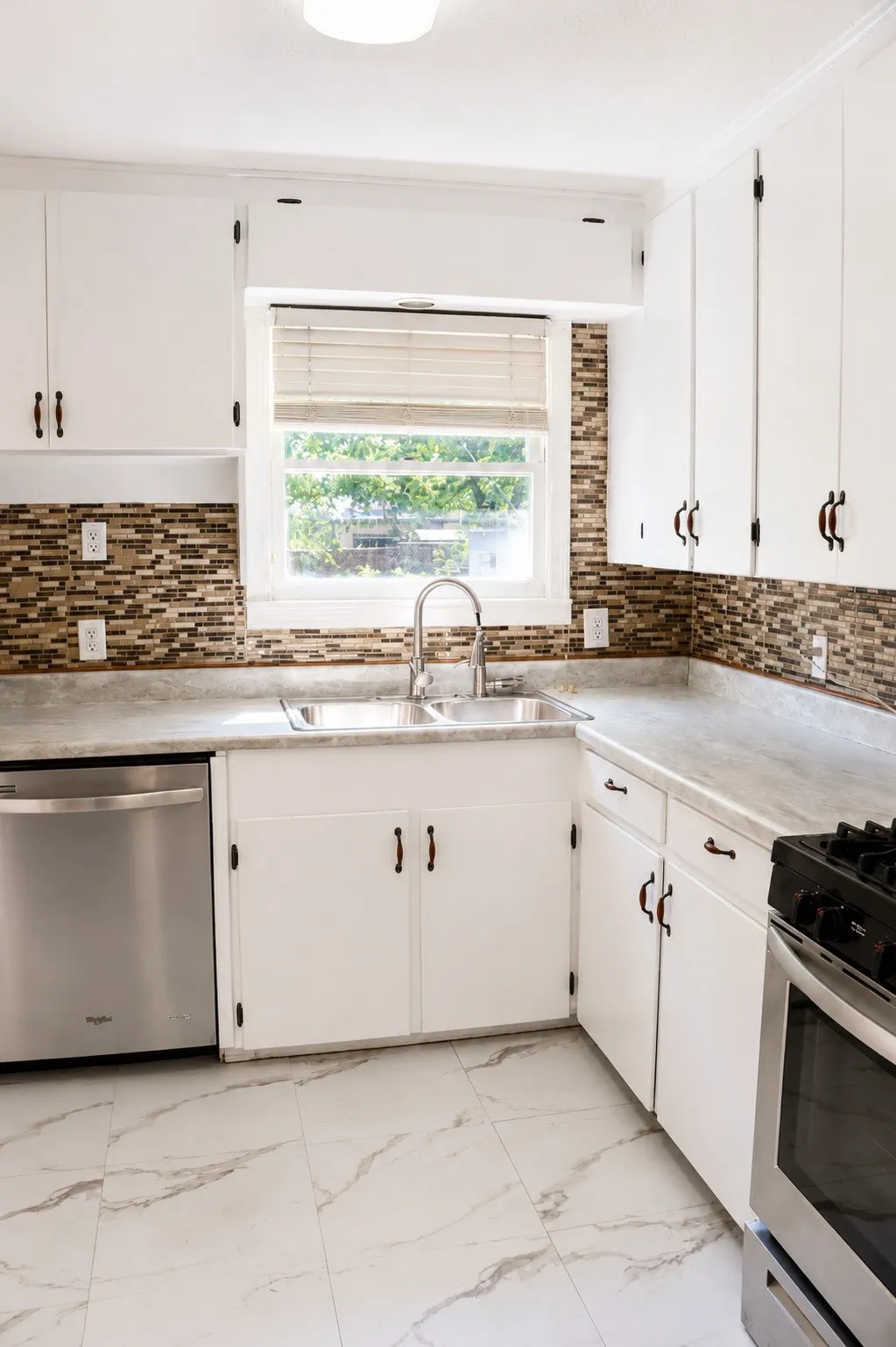 Single Family Residence For Sale in Dallas County , 11214 Ulloa Lane, Dallas, Texas 75228, 3 Bedroom, 1 Bathroom, 1 Garage spaces, 1,072 Sqft, built in 1952, mls#21372760, Real Estate Agent in Dallas, Homes For Sale in Dallas county, Homes For Sale in Dallas, Realtor in Dallas Texas, Real Estate Brokerage Independent Realty Texas, Luminita Cordes Realtor